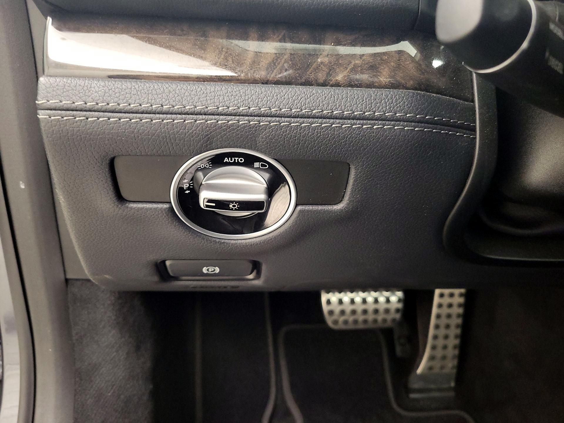 Thumbnail: 2015 Mercedes-Benz SL-Class - 13