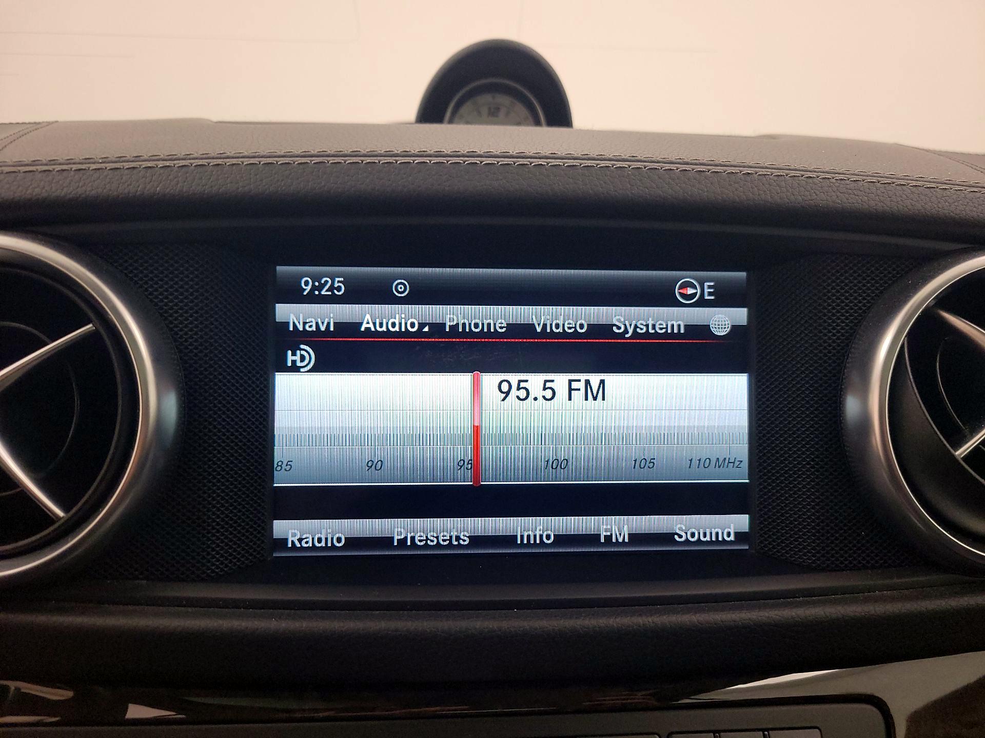 Thumbnail: 2015 Mercedes-Benz SL-Class - 16