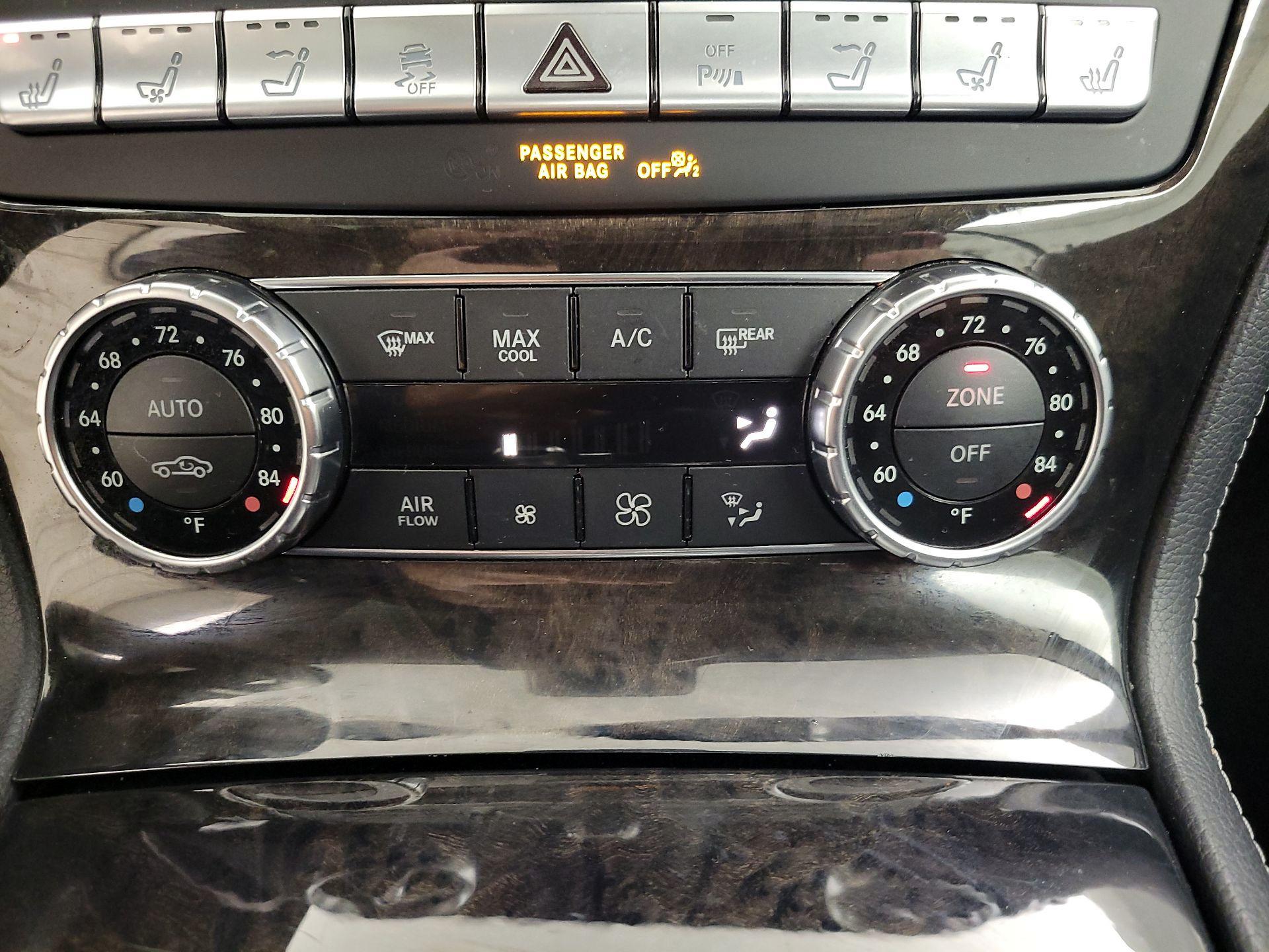 Thumbnail: 2015 Mercedes-Benz SL-Class - 17