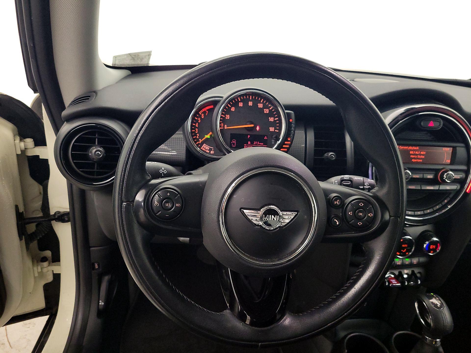 Thumbnail: 2015 MINI Cooper Hardtop - 10