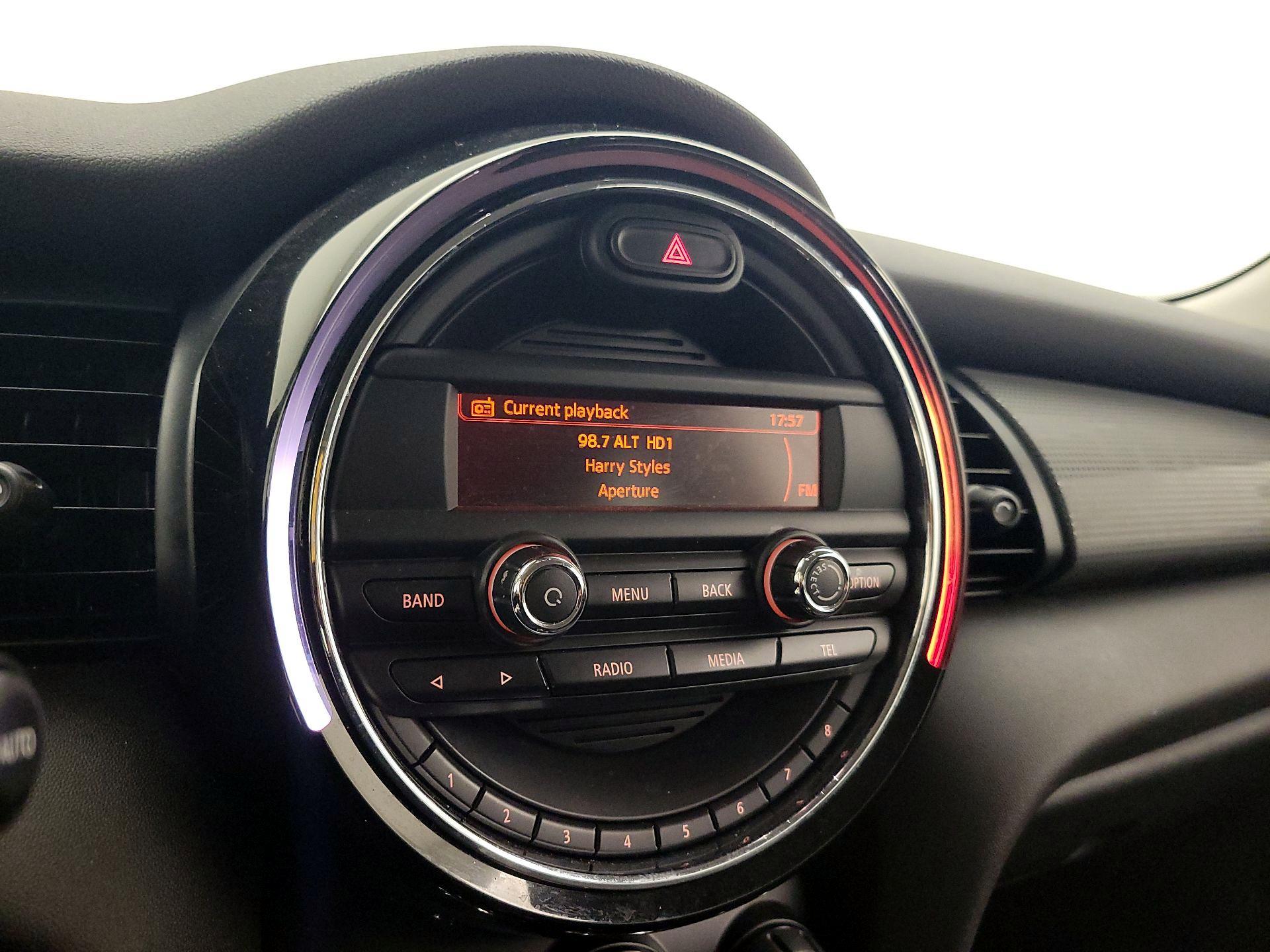 Thumbnail: 2015 MINI Cooper Hardtop - 14