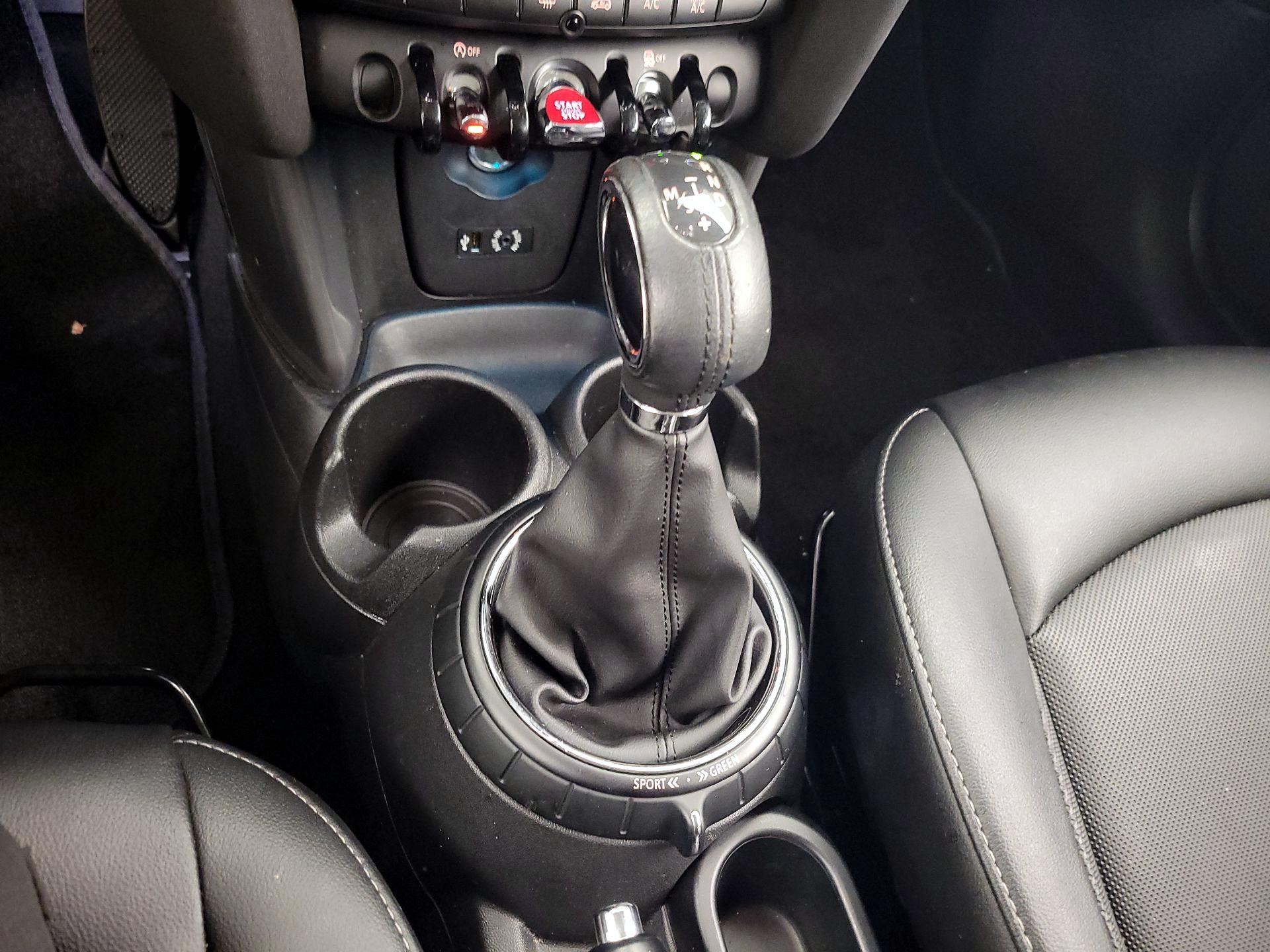 Thumbnail: 2015 MINI Cooper Hardtop - 16