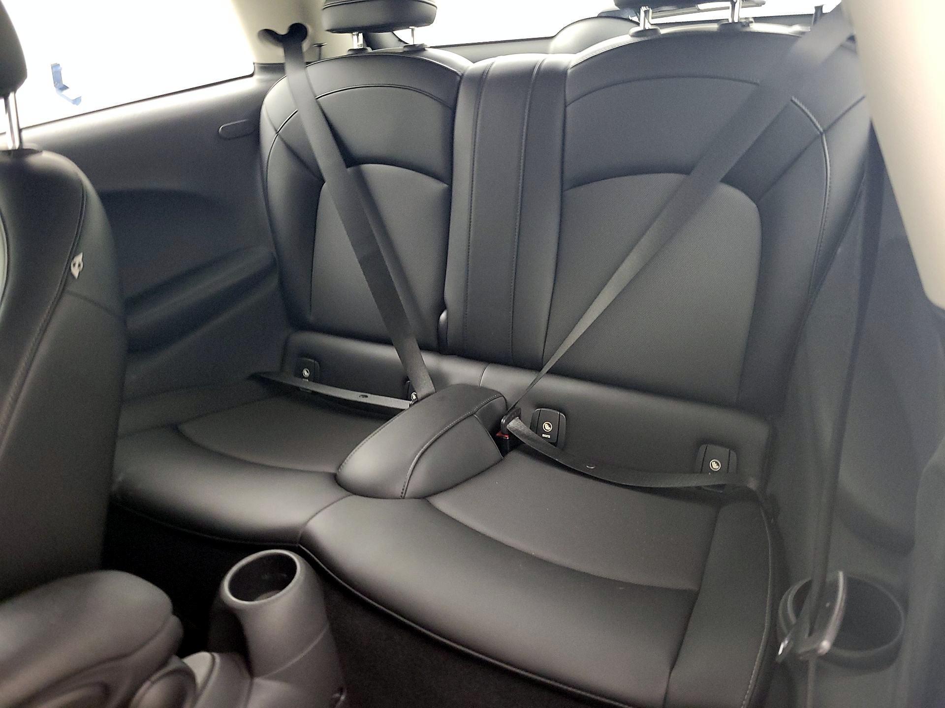 Thumbnail: 2015 MINI Cooper Hardtop - 18