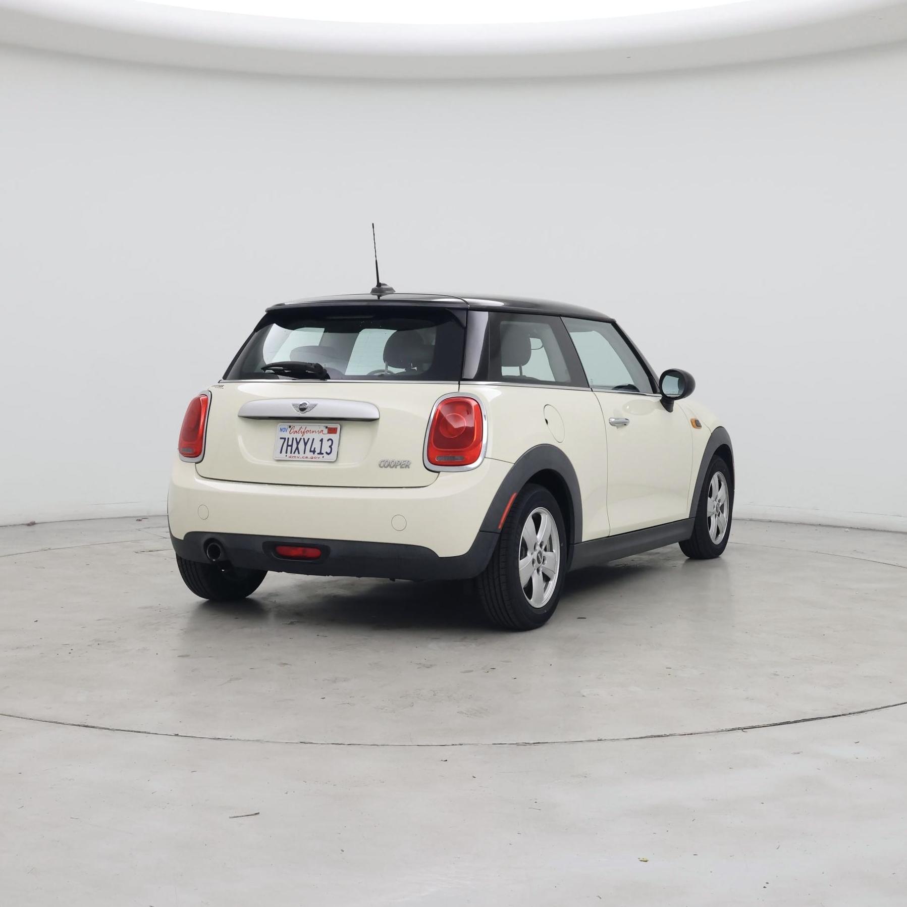 Thumbnail: 2015 MINI Cooper Hardtop - 8