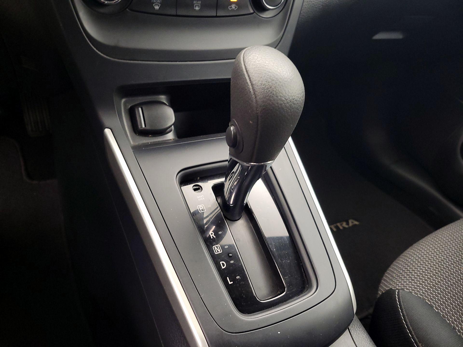 Thumbnail: 2017 Nissan Sentra - 16