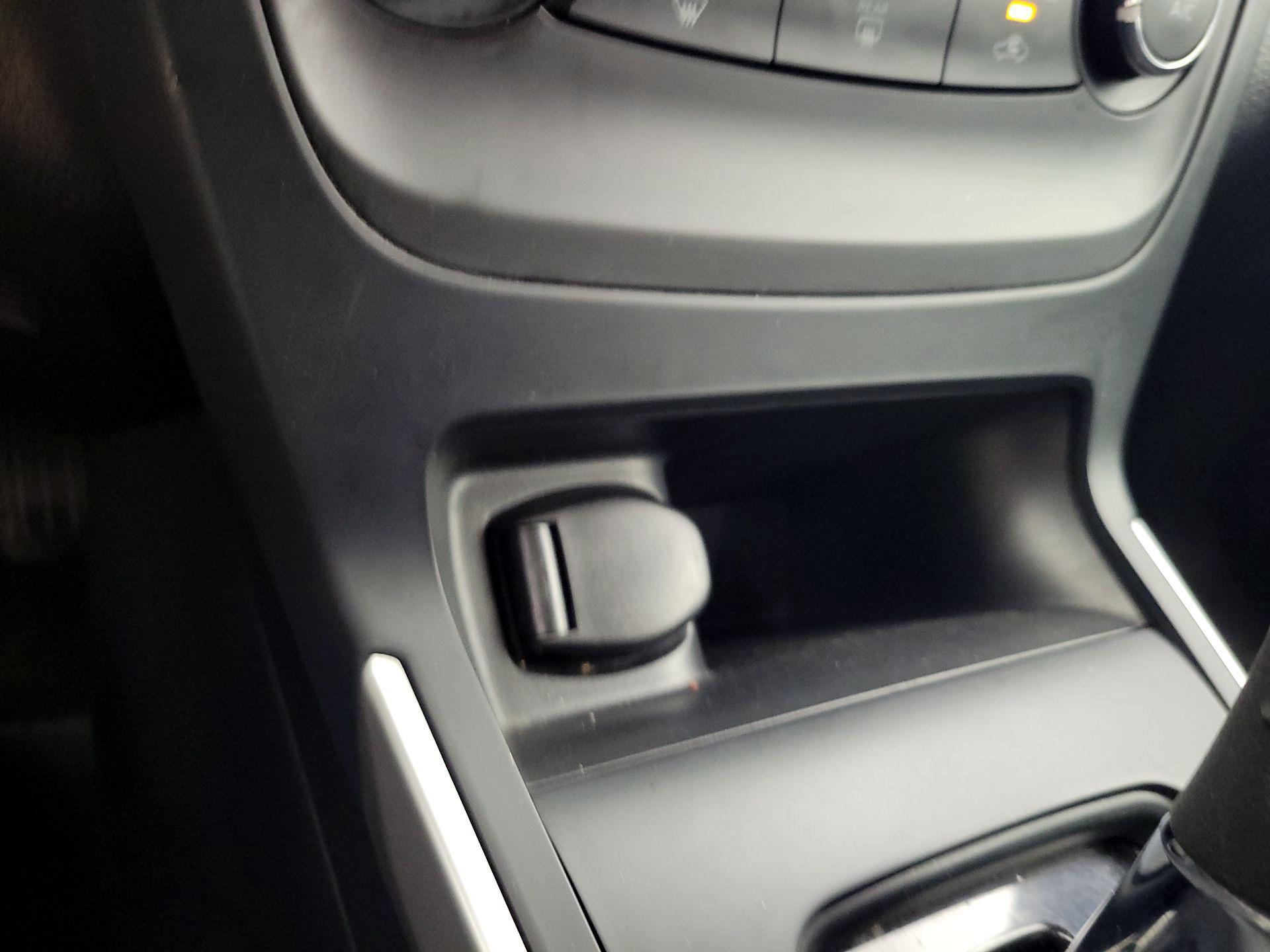 Thumbnail: 2017 Nissan Sentra - 17