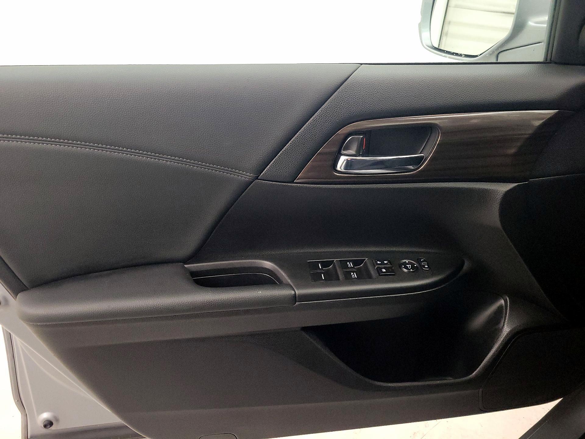 Thumbnail: 2016 Honda Accord - 12