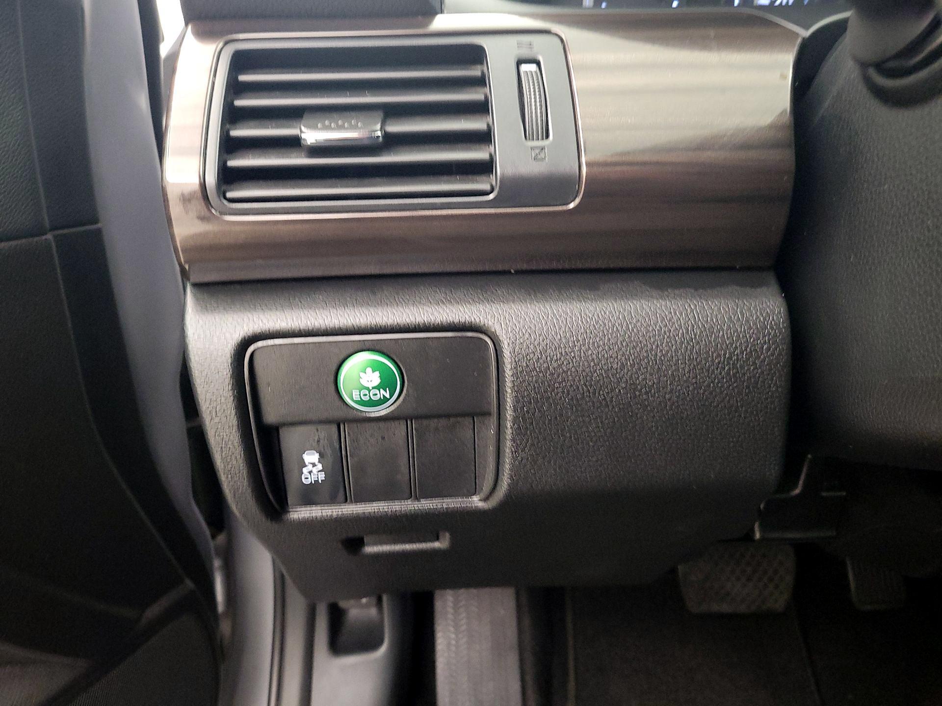 Thumbnail: 2016 Honda Accord - 13