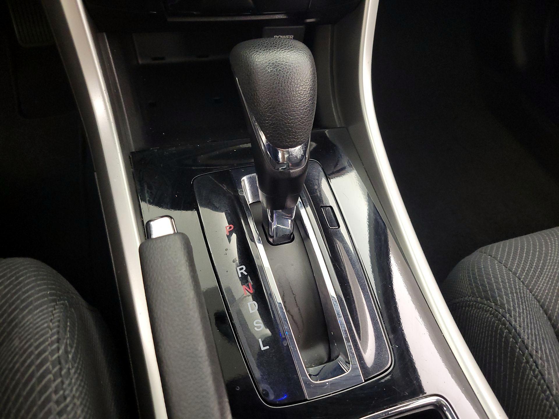 Thumbnail: 2016 Honda Accord - 17