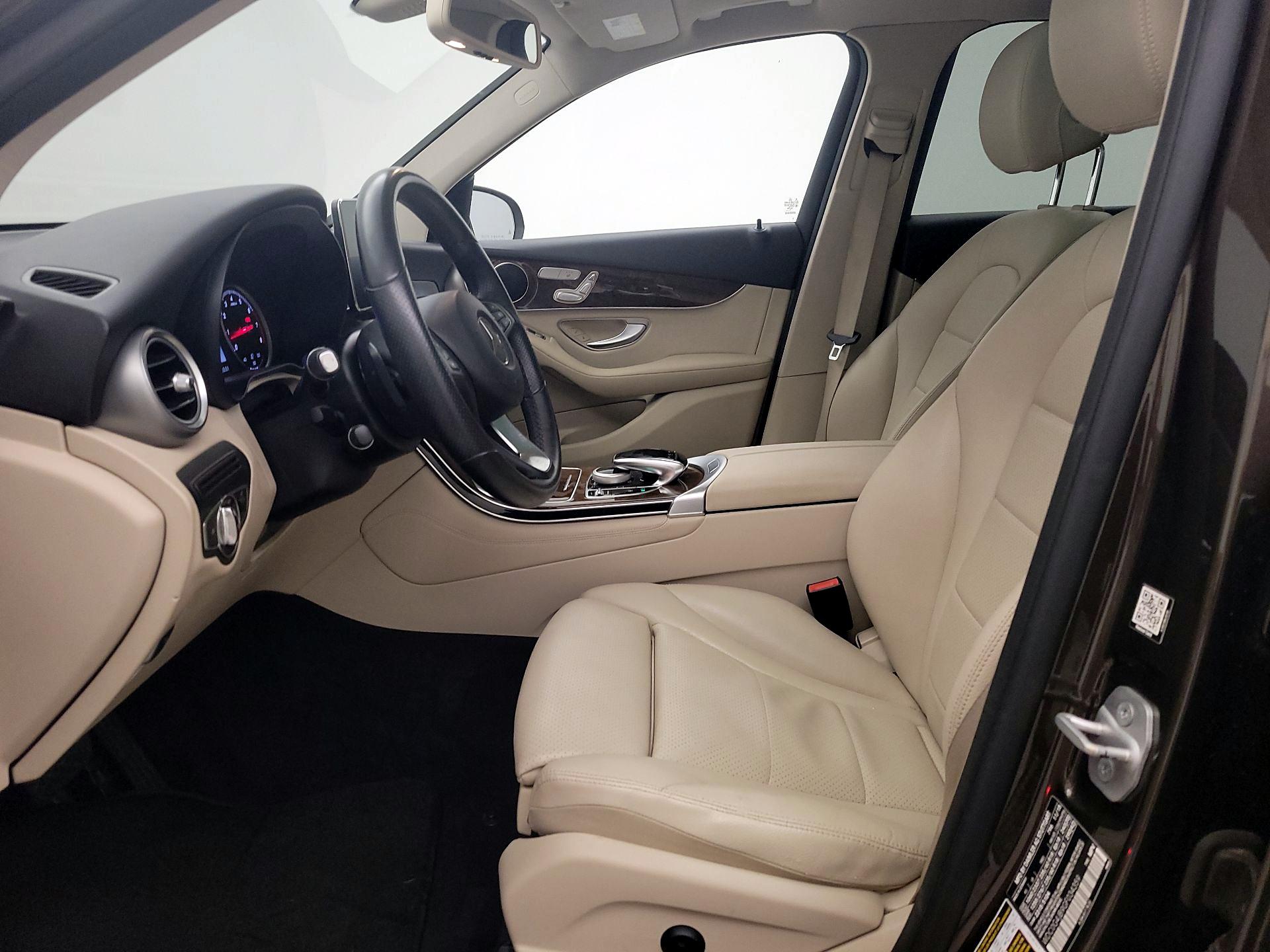 Thumbnail: 2016 Mercedes-Benz GLC - 11