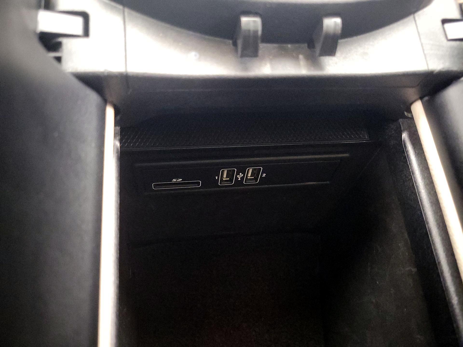 Thumbnail: 2016 Mercedes-Benz GLC - 18