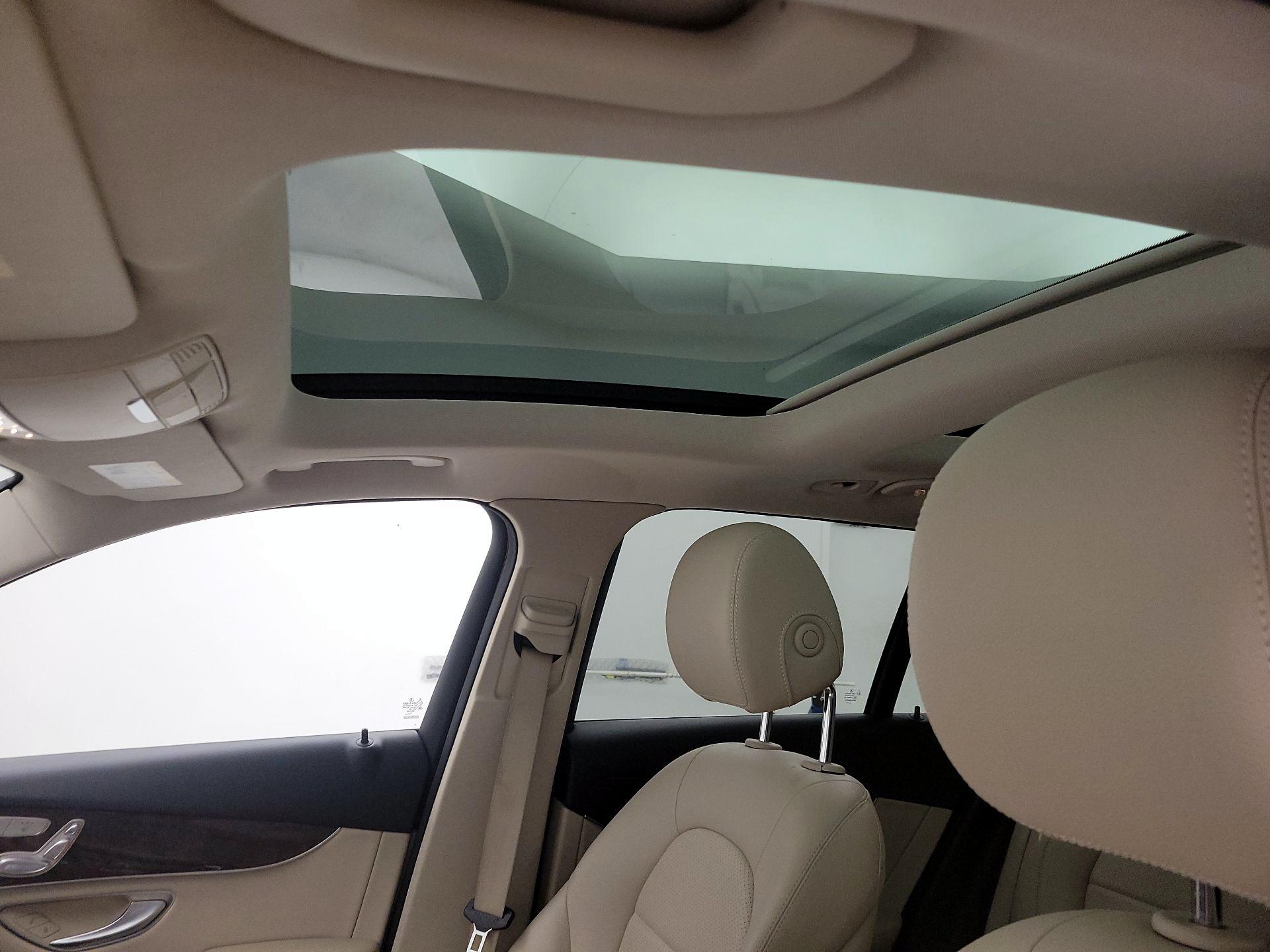 Thumbnail: 2016 Mercedes-Benz GLC - 19