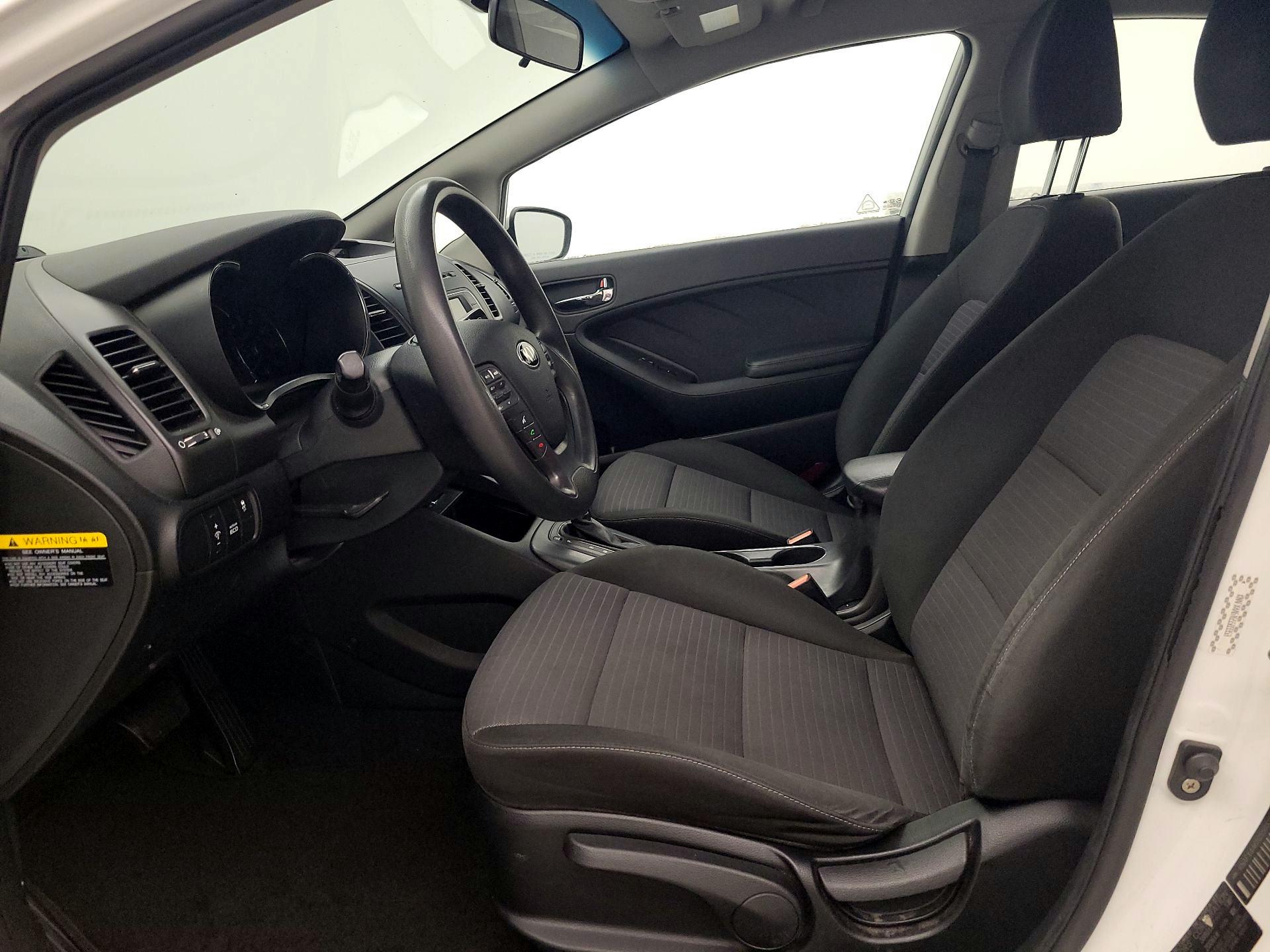 Thumbnail: 2016 Kia Forte - 11