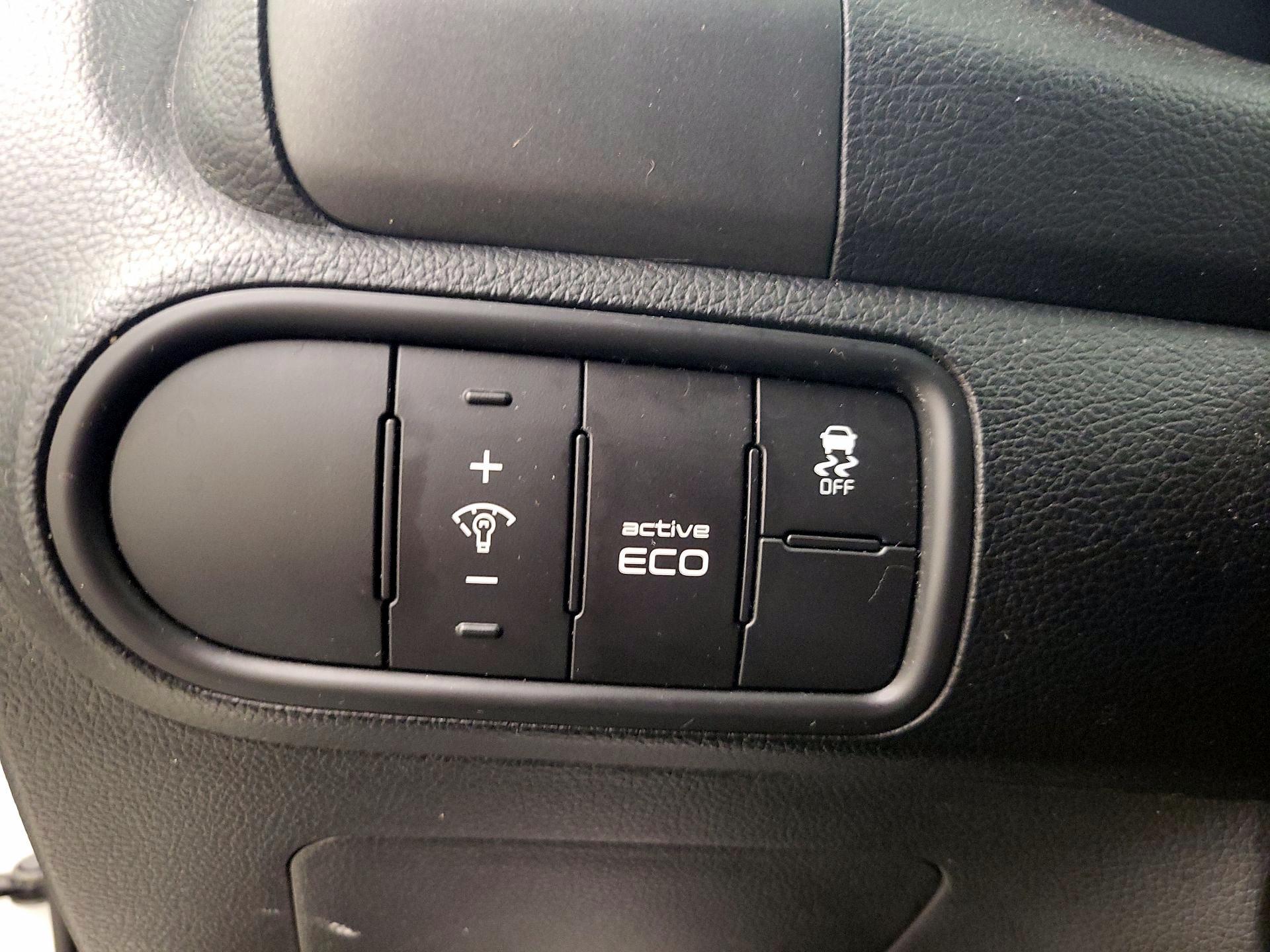 Thumbnail: 2016 Kia Forte - 13