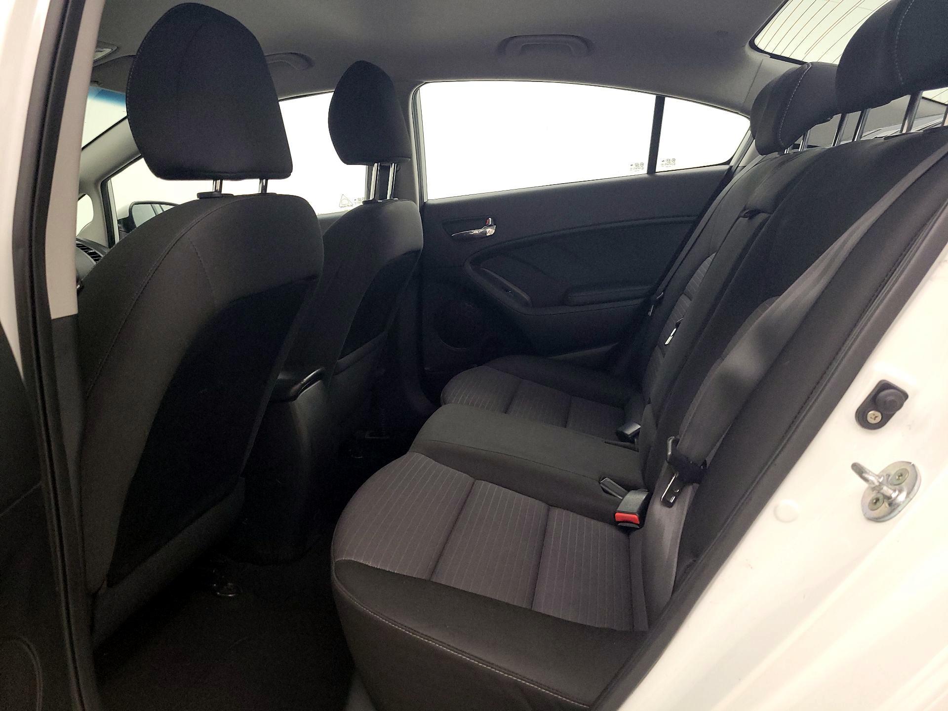 Thumbnail: 2016 Kia Forte - 19