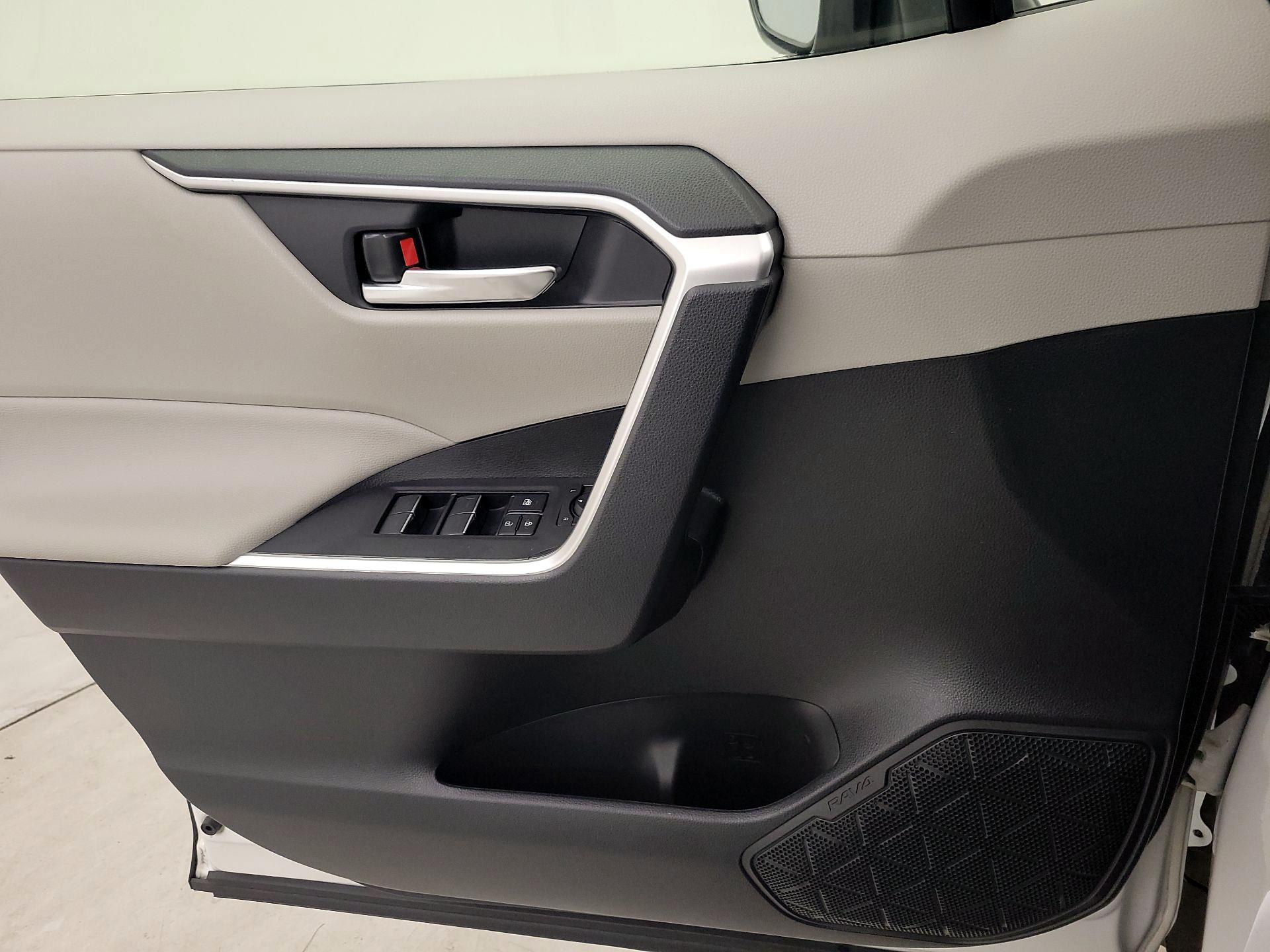 Thumbnail: 2023 Toyota RAV4 - 12