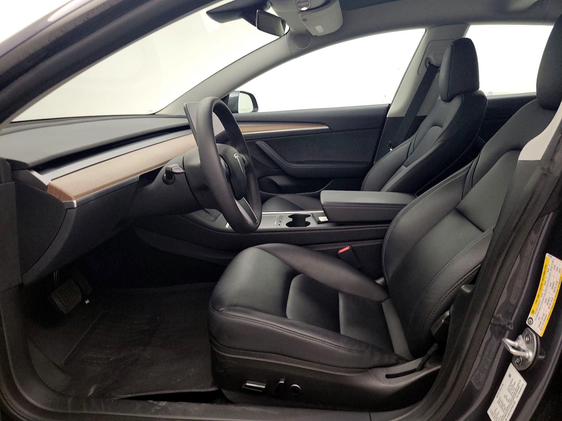 Thumbnail: 2023 Tesla Model 3 - 11