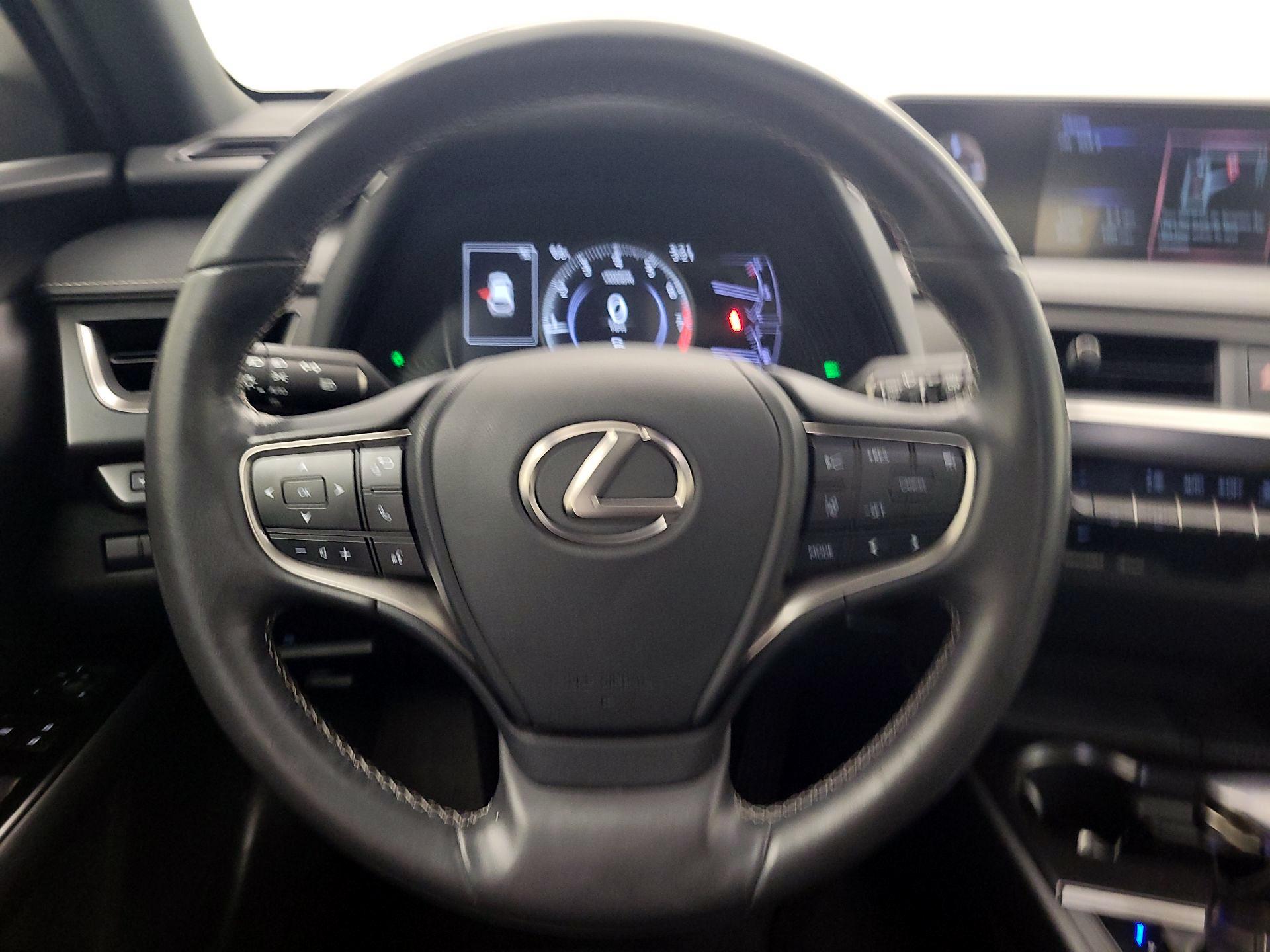 Thumbnail: 2020 Lexus UX - 10