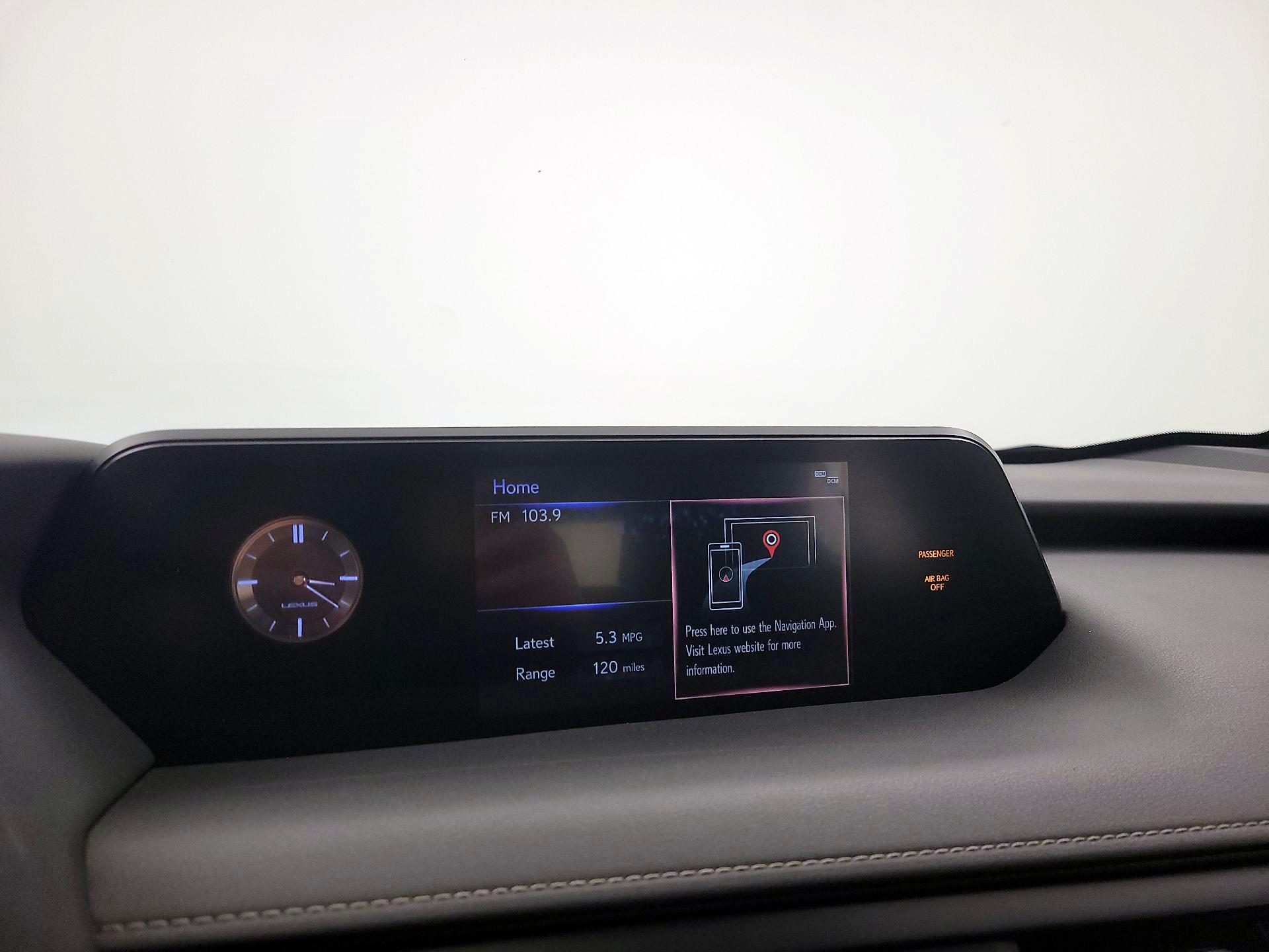 Thumbnail: 2020 Lexus UX - 15