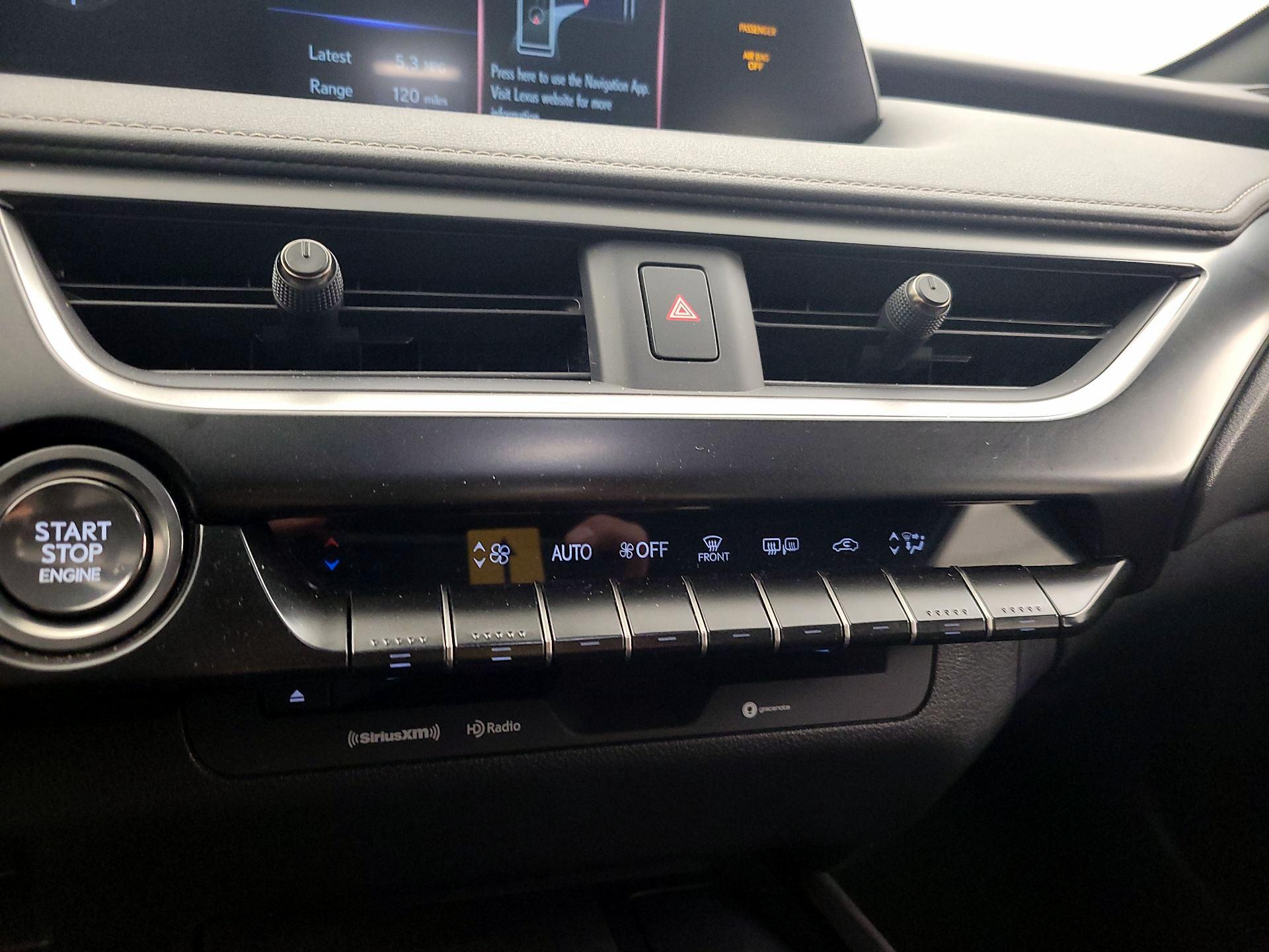 Thumbnail: 2020 Lexus UX - 16