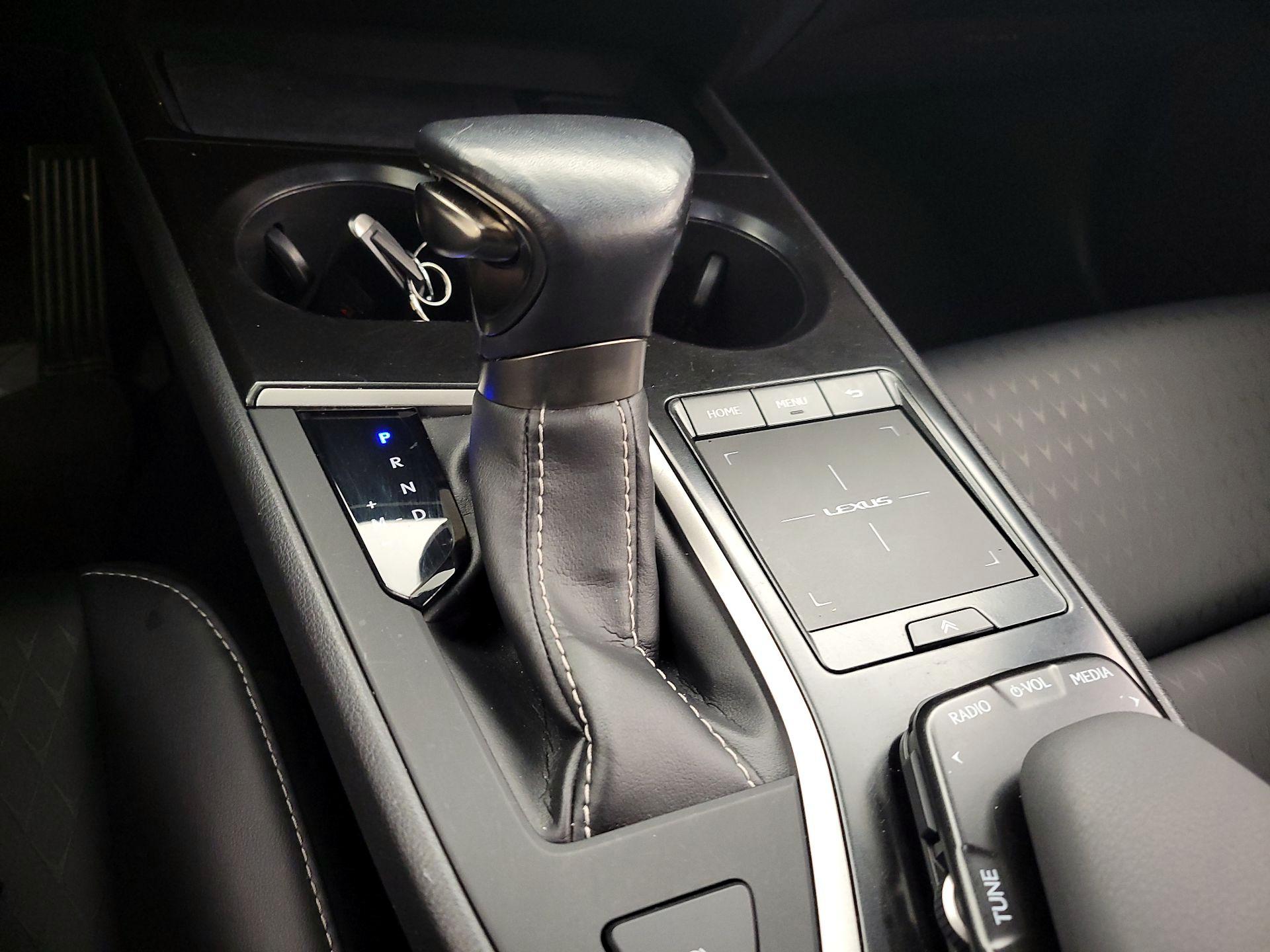 Thumbnail: 2020 Lexus UX - 17