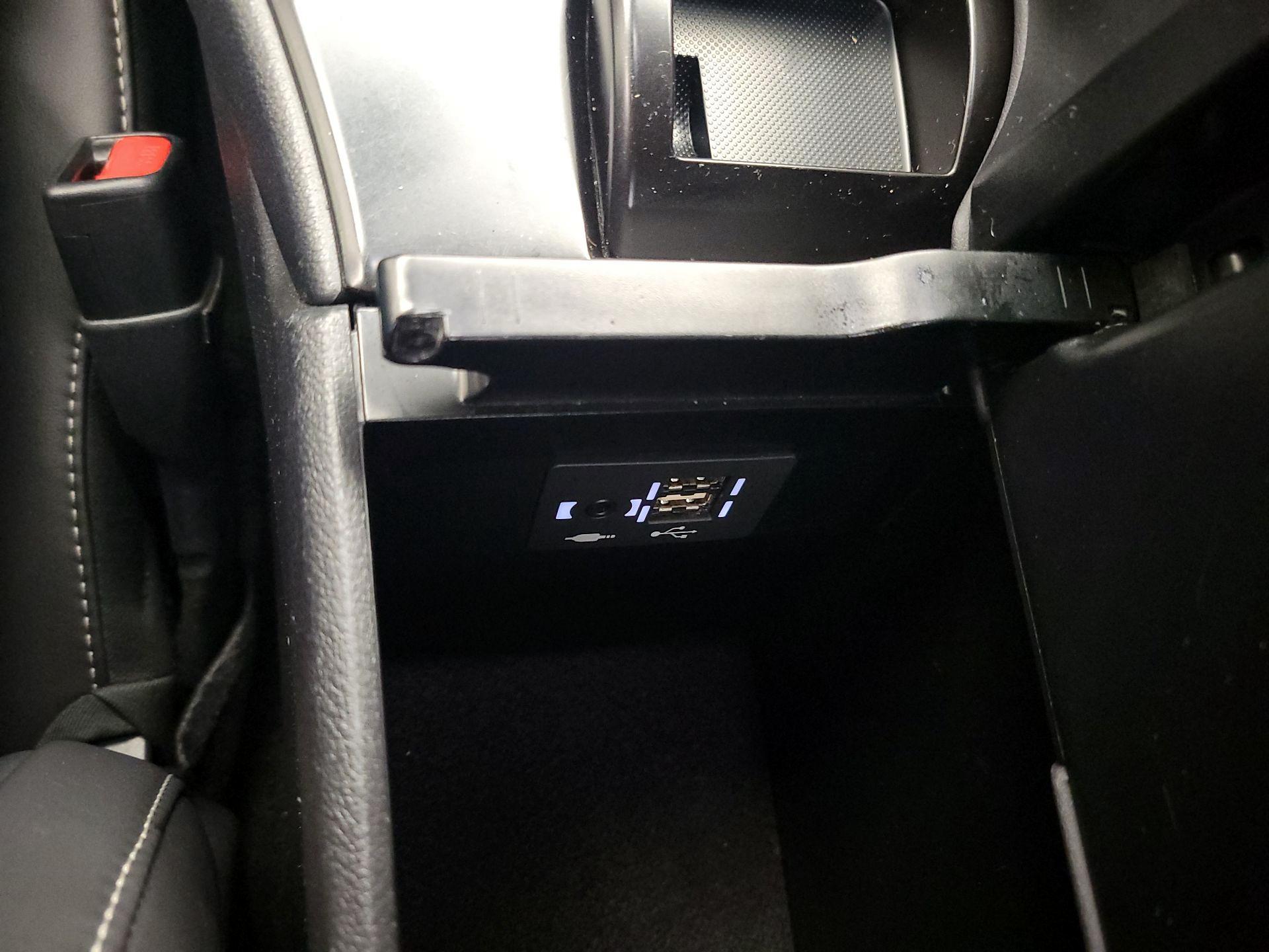 Thumbnail: 2020 Lexus UX - 18