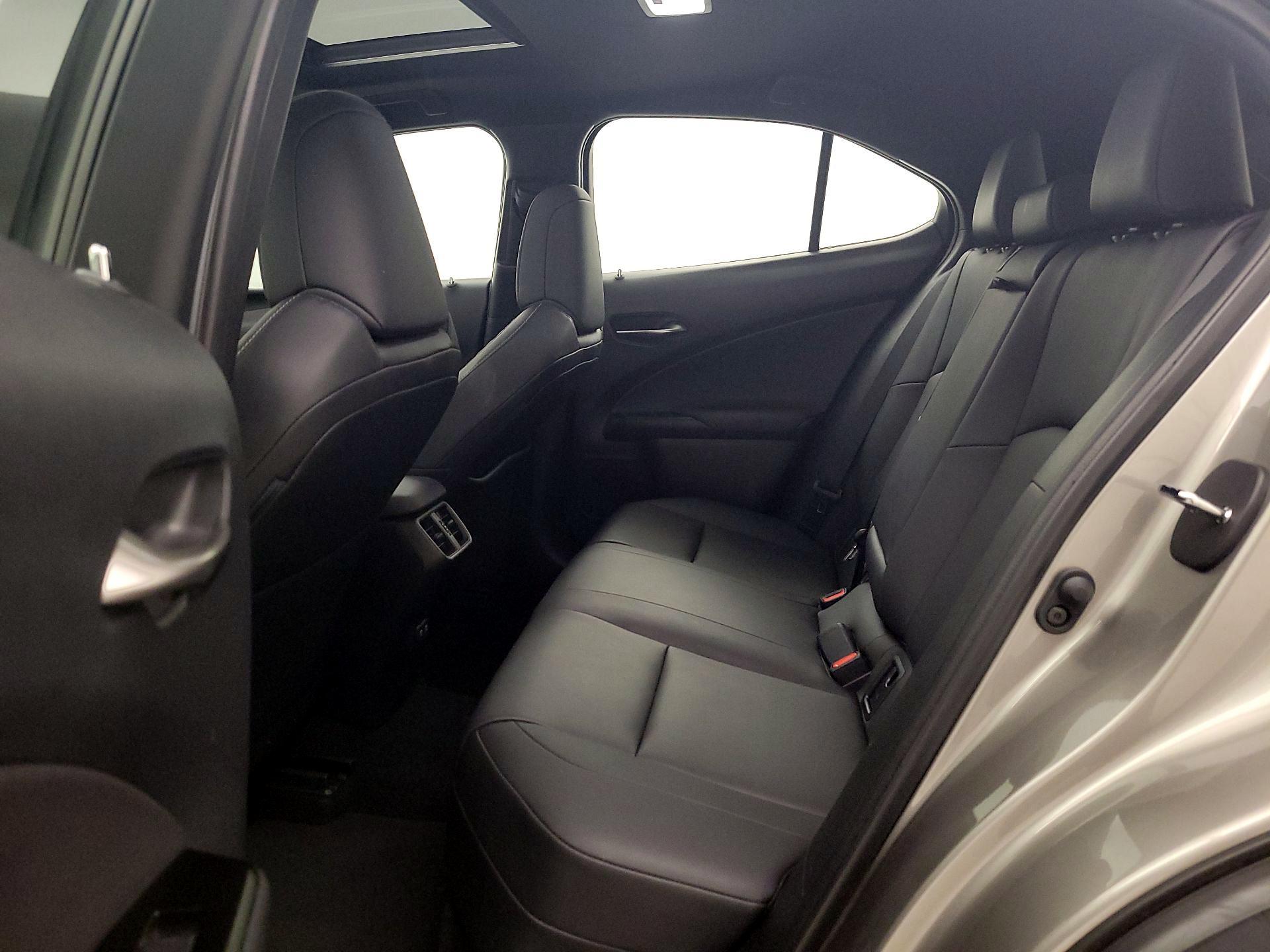 Thumbnail: 2020 Lexus UX - 20