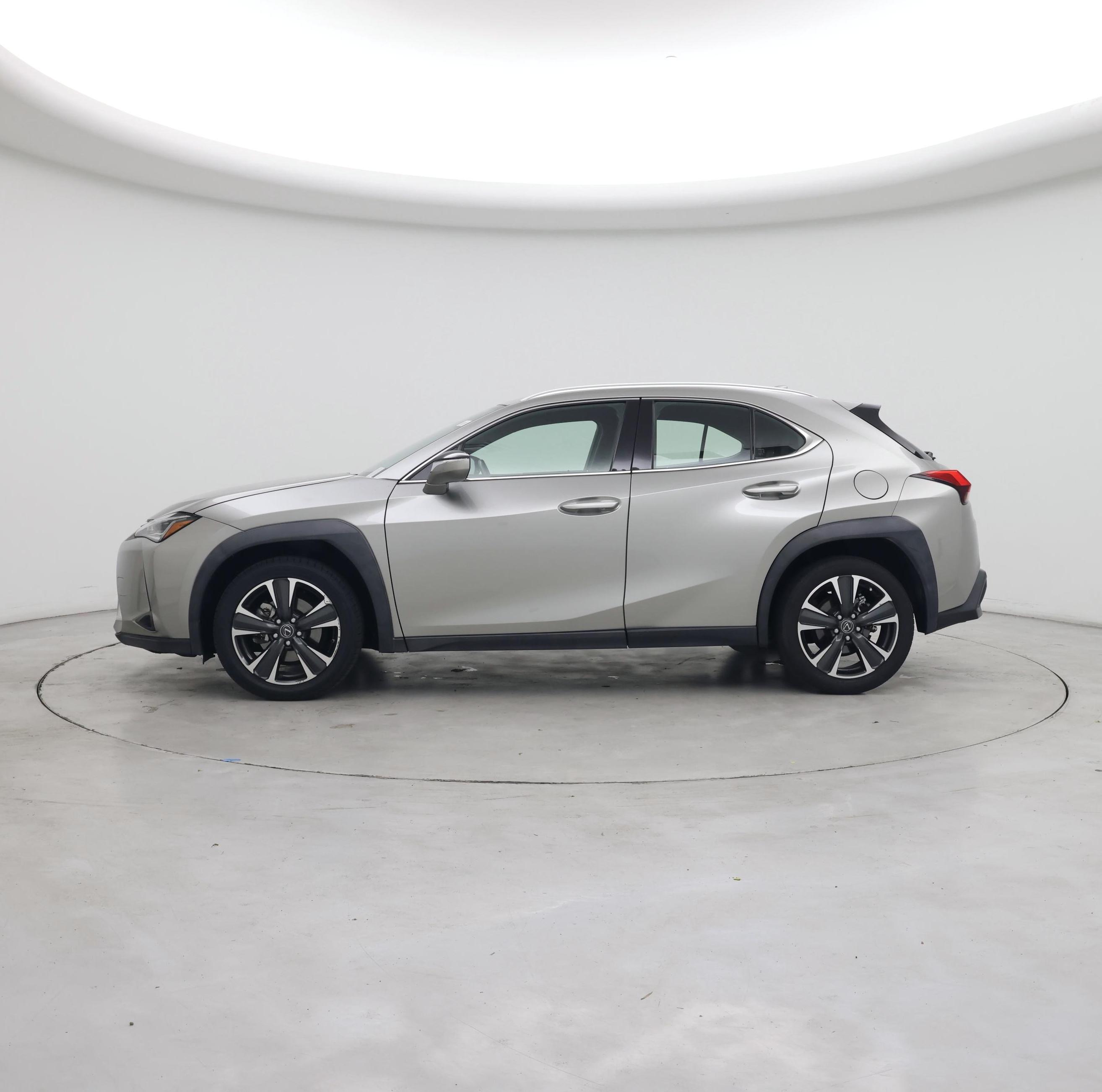 Thumbnail: 2020 Lexus UX - 3