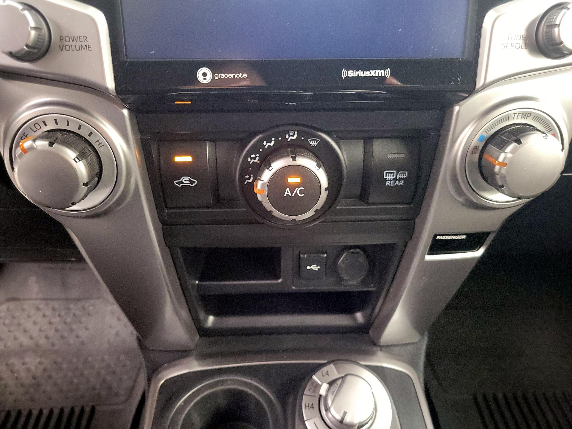 Thumbnail: 2020 Toyota 4Runner - 16