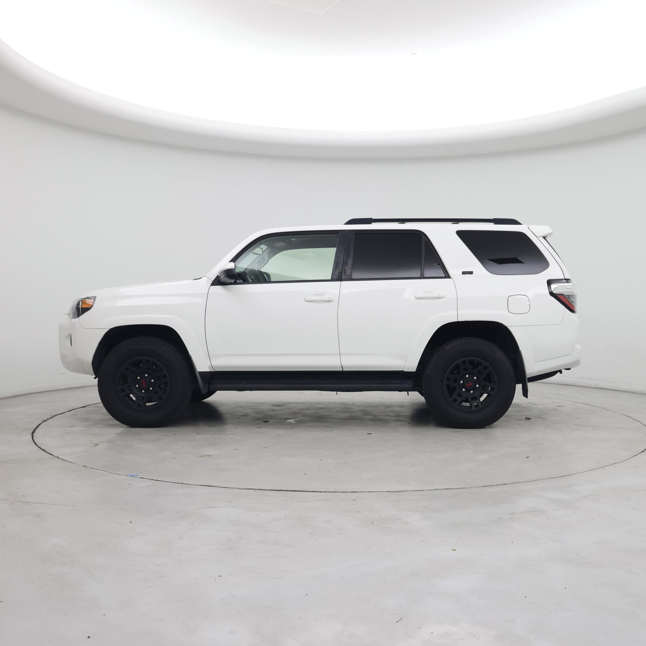 Thumbnail: 2020 Toyota 4Runner - 3