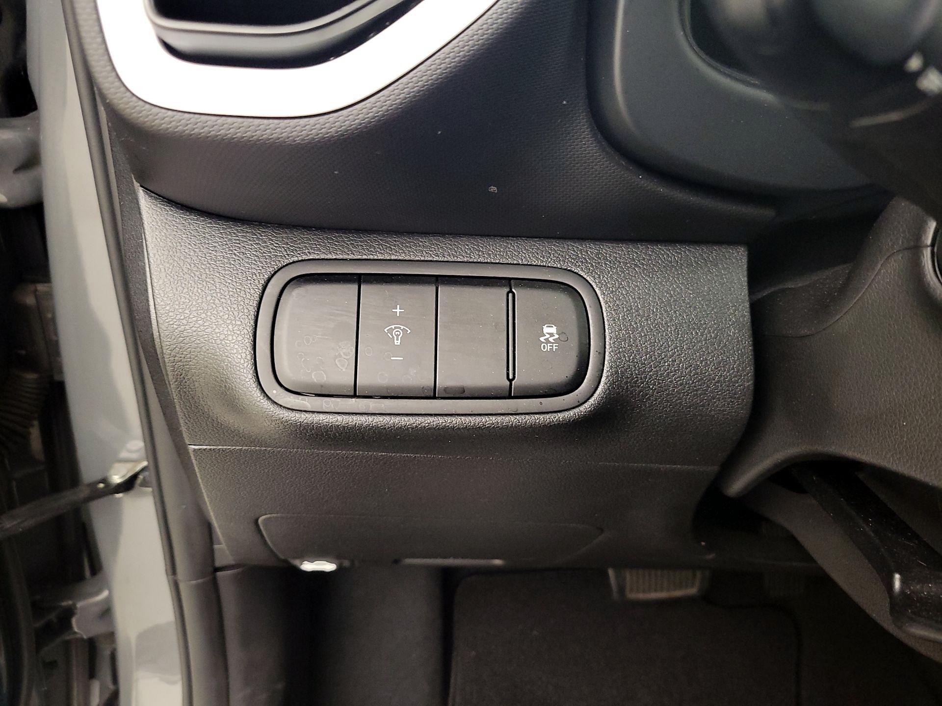 Thumbnail: 2023 Hyundai Venue - 13