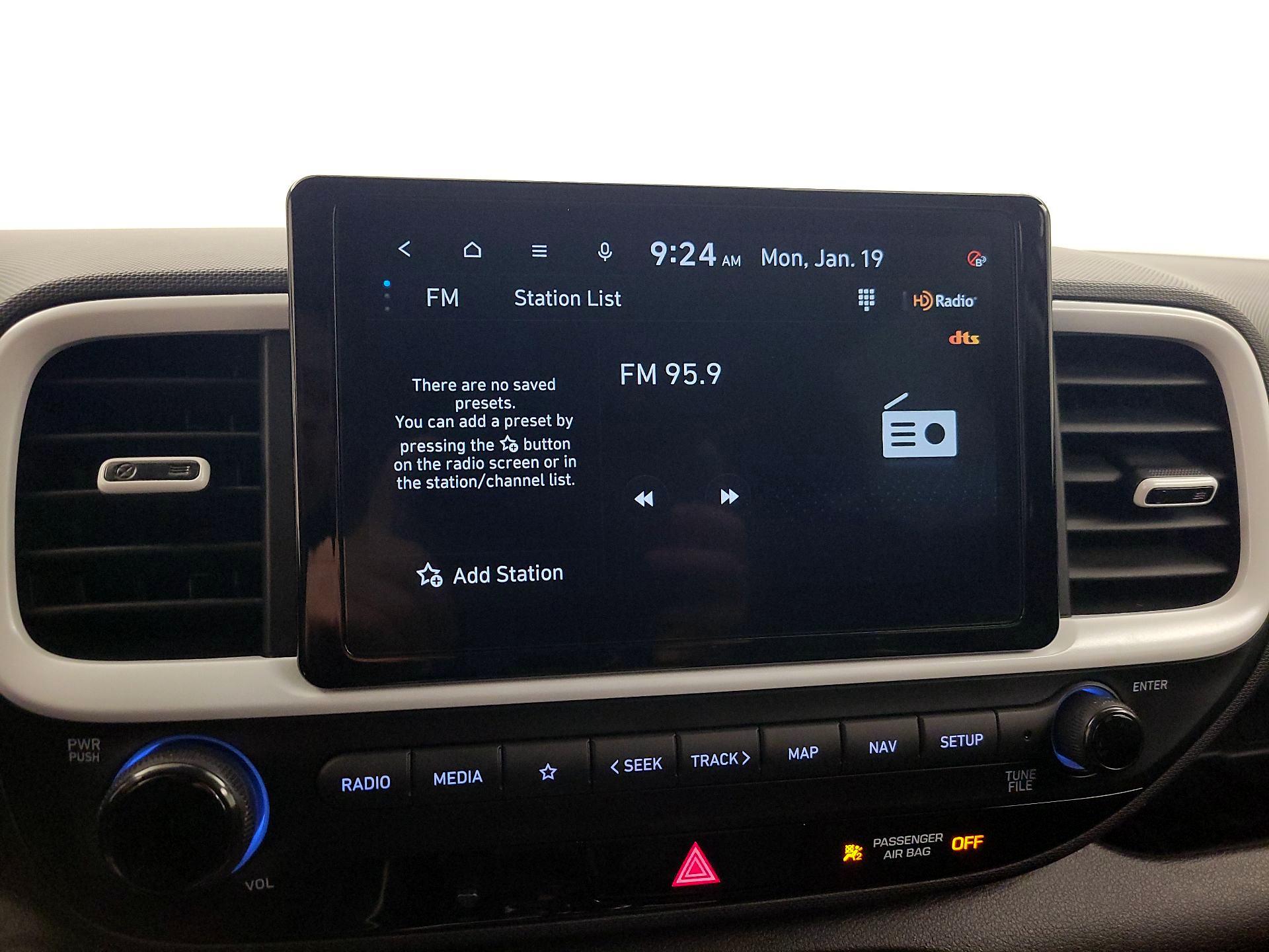 Thumbnail: 2023 Hyundai Venue - 16