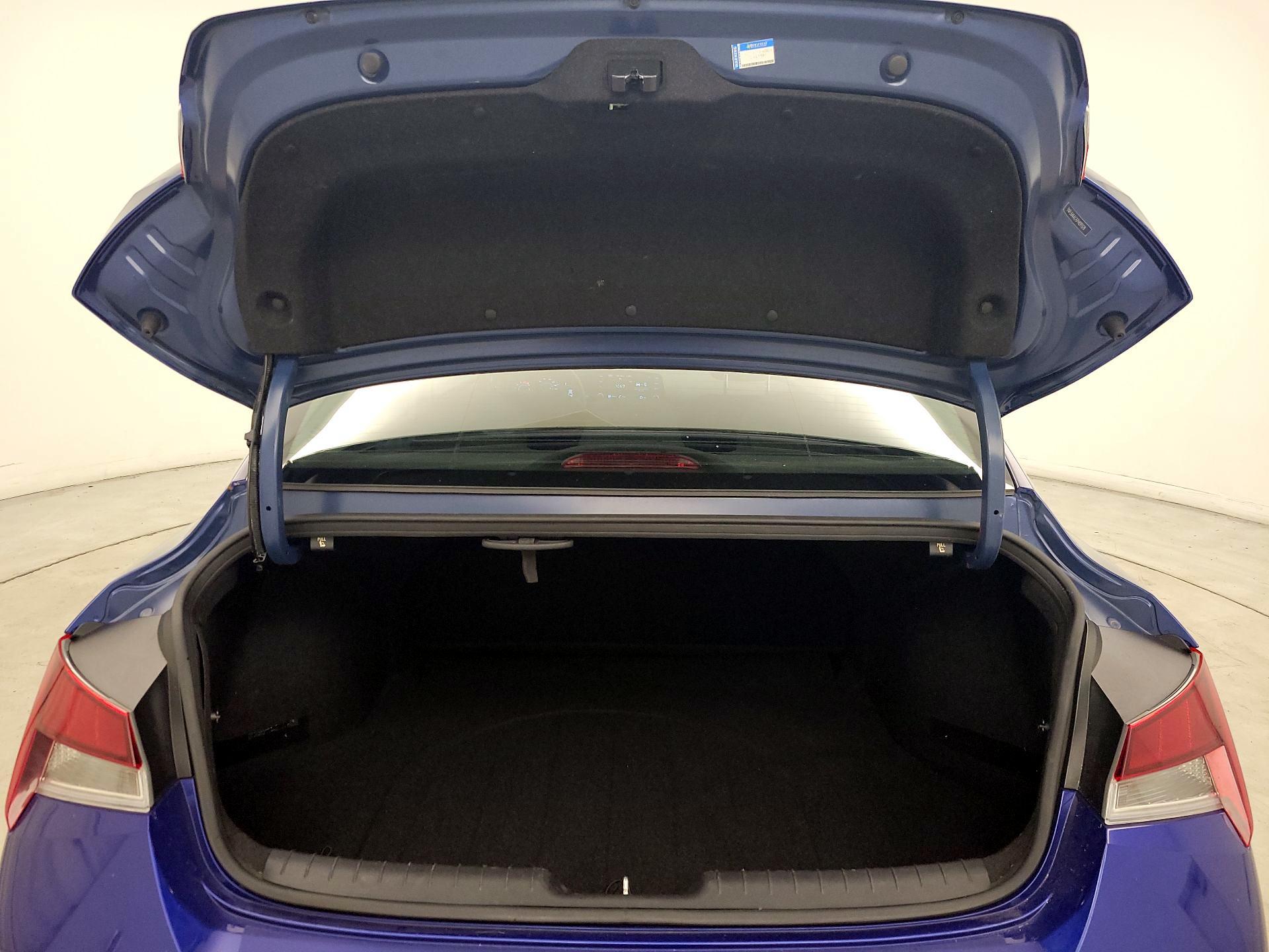 Thumbnail: 2023 Hyundai Elantra - 20