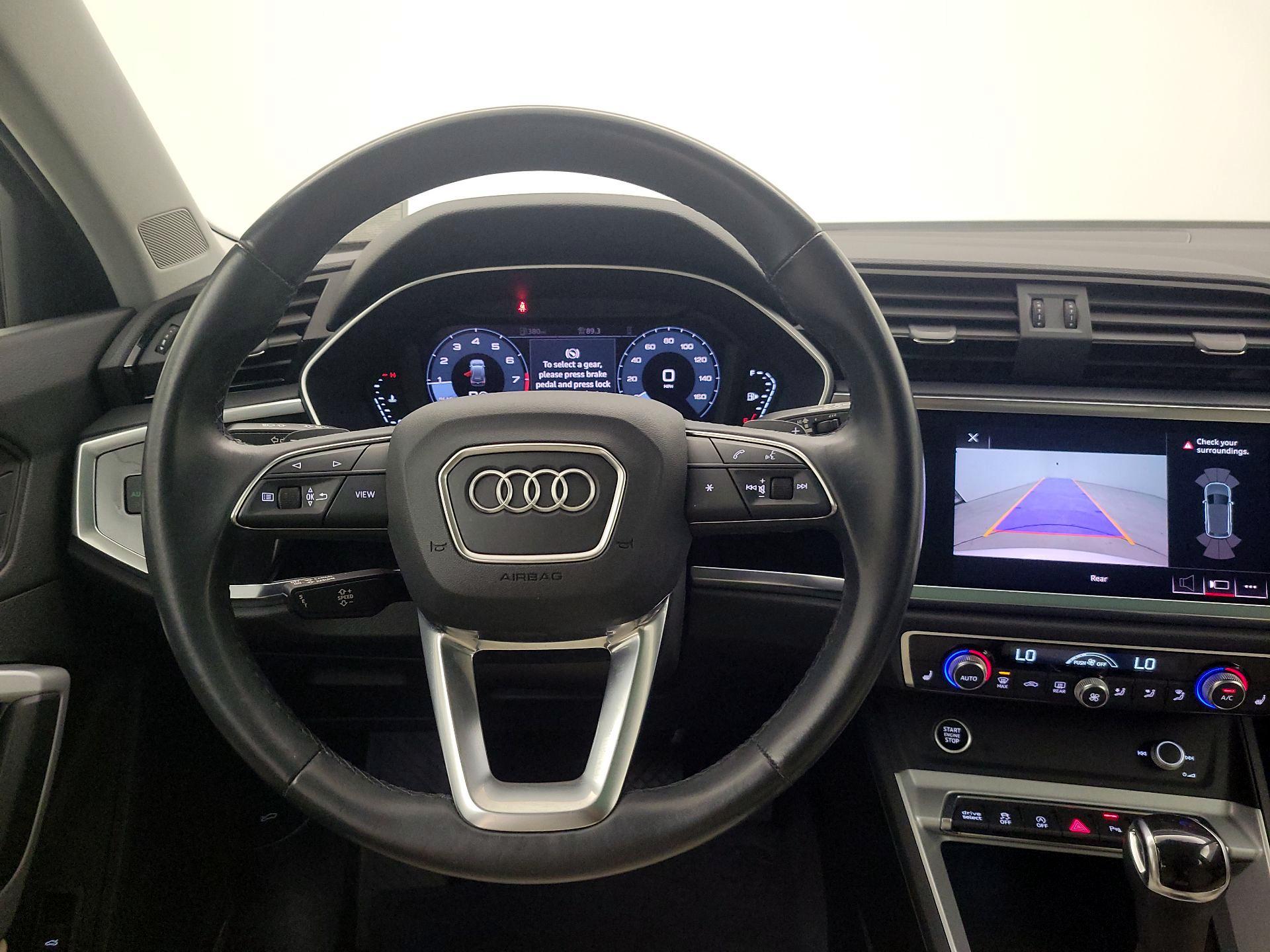 Thumbnail: 2021 Audi Q3 - 10