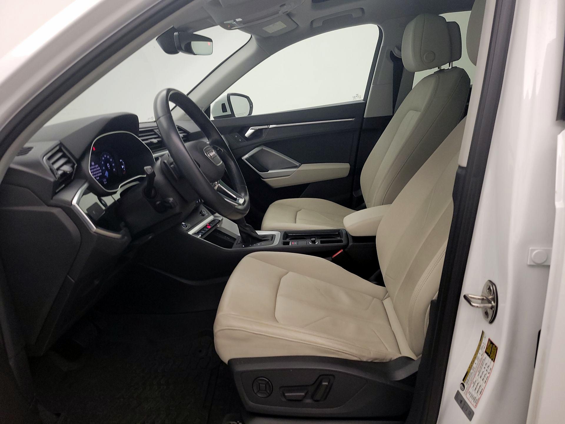 Thumbnail: 2021 Audi Q3 - 11