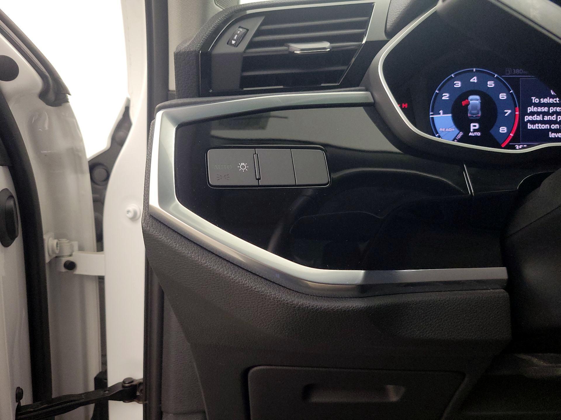 Thumbnail: 2021 Audi Q3 - 13