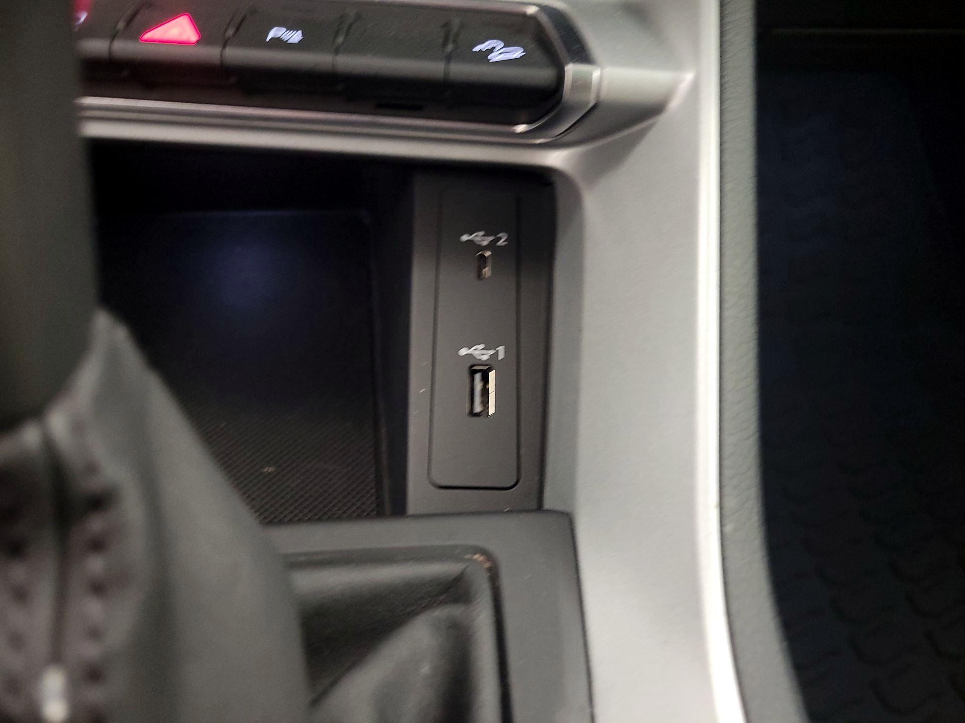 Thumbnail: 2021 Audi Q3 - 18