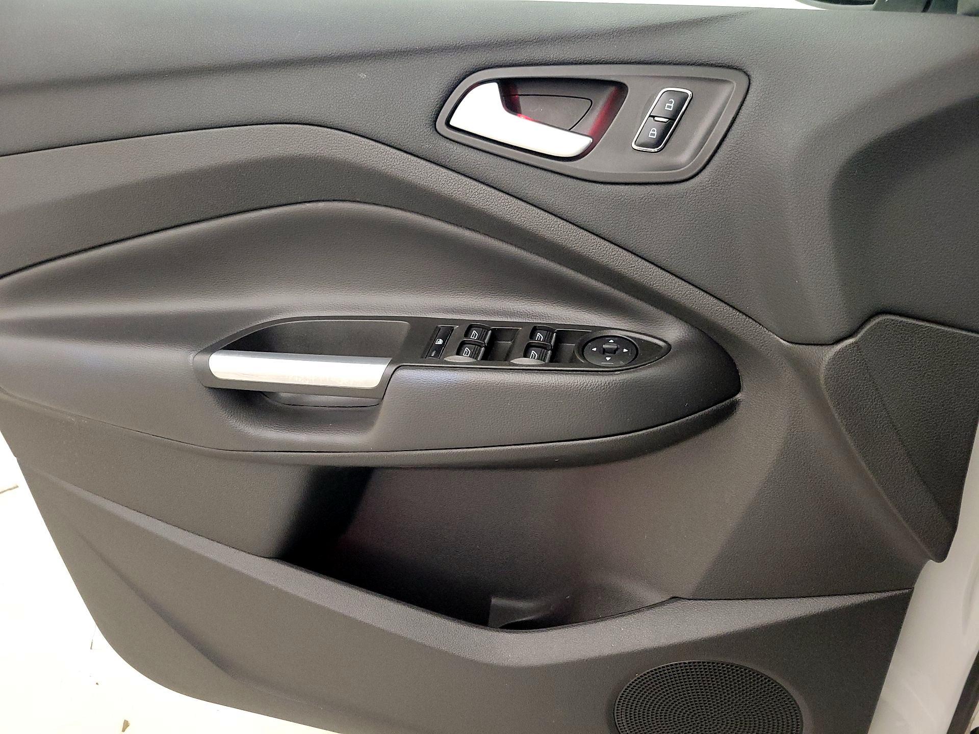 Thumbnail: 2016 Ford C-Max - 12