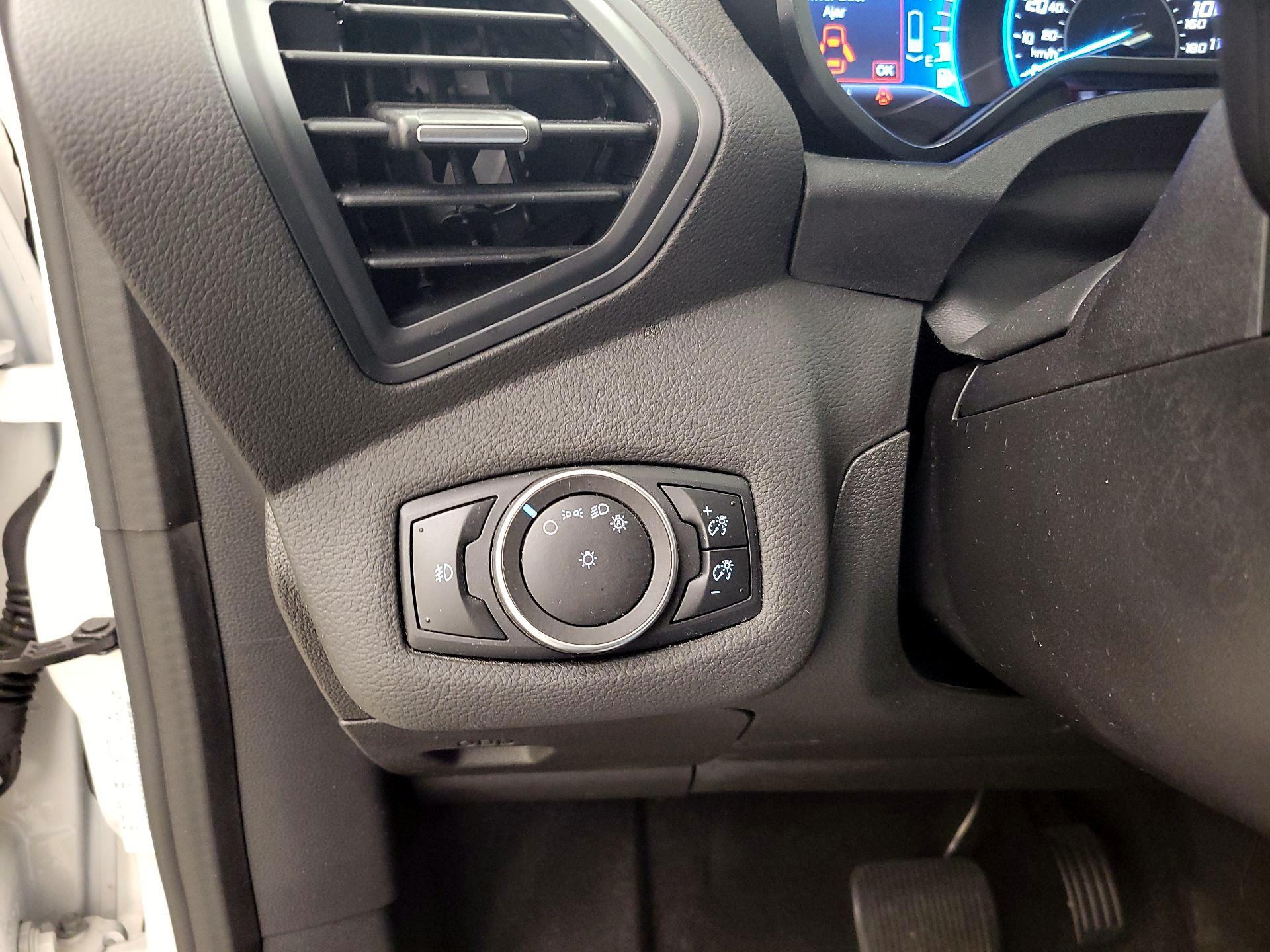 Thumbnail: 2016 Ford C-Max - 13