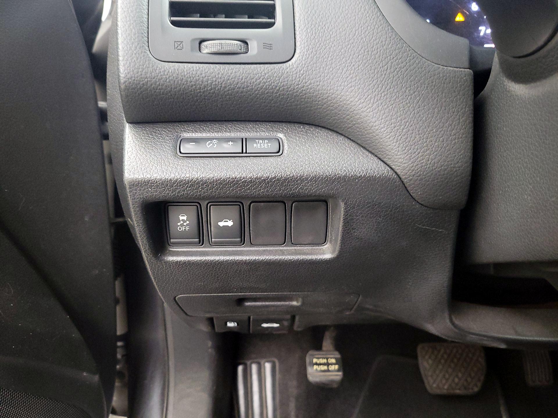 Thumbnail: 2014 Nissan Altima - 13