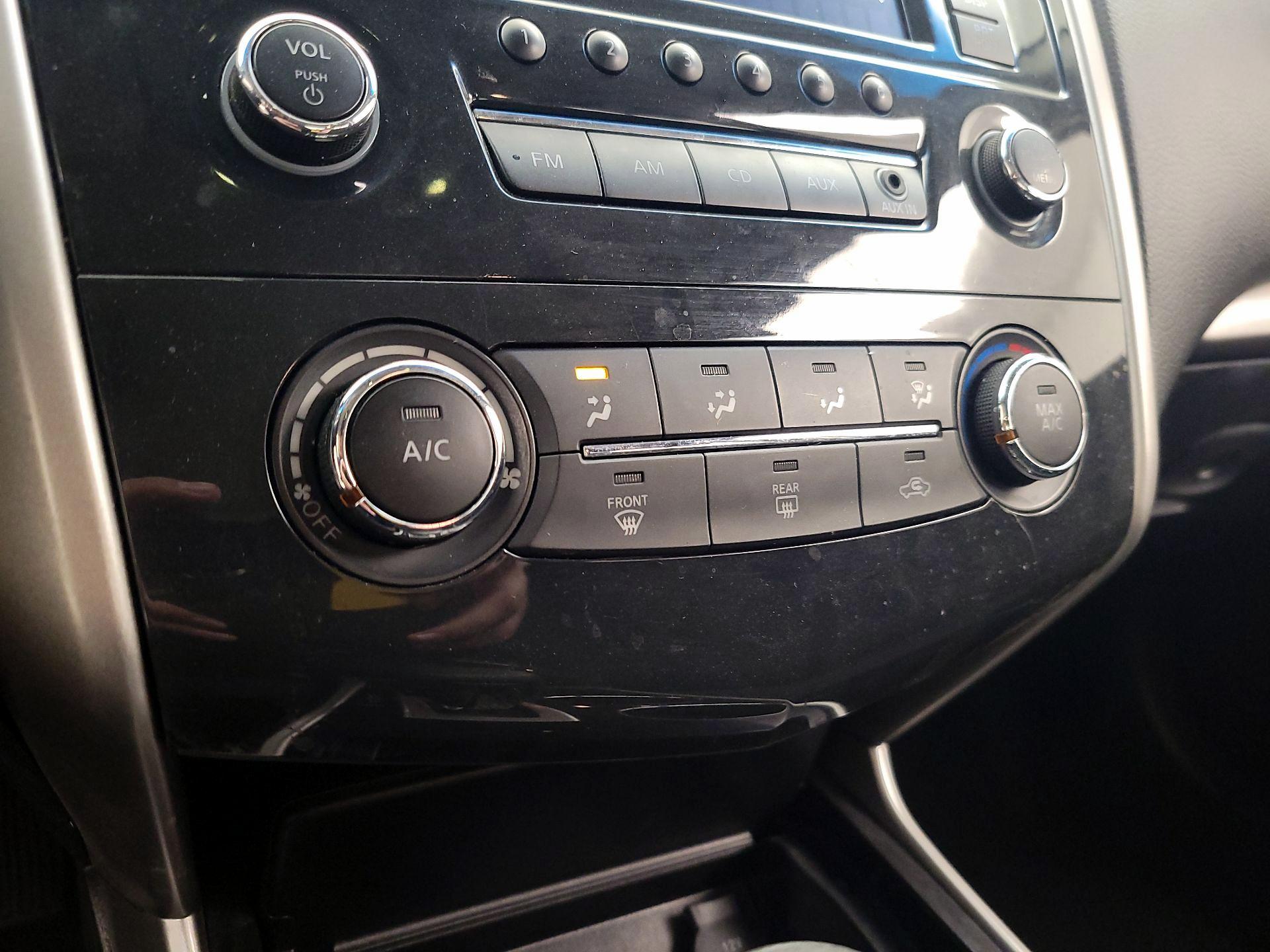 Thumbnail: 2014 Nissan Altima - 15