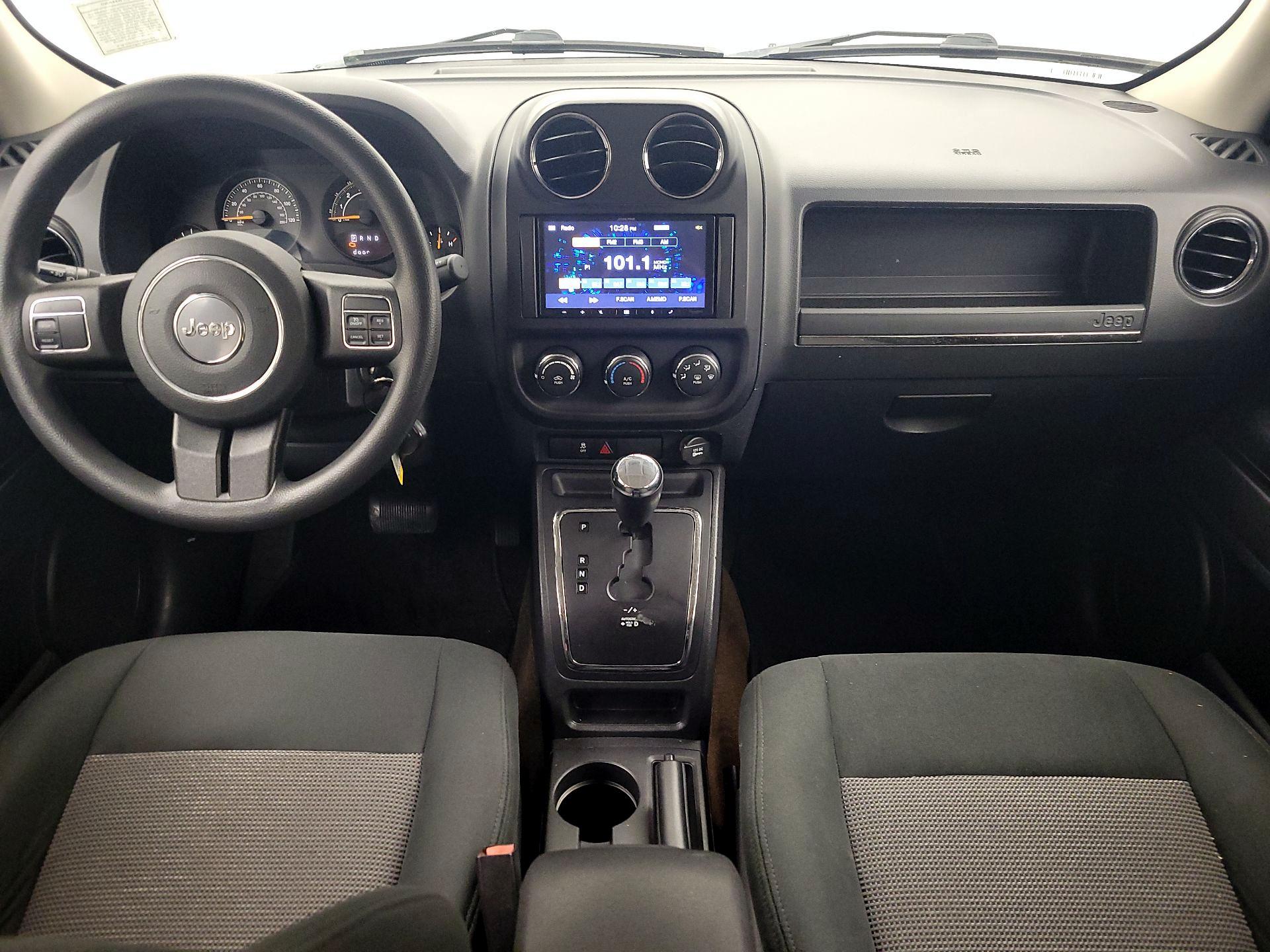 Thumbnail: 2015 Jeep Patriot - 9