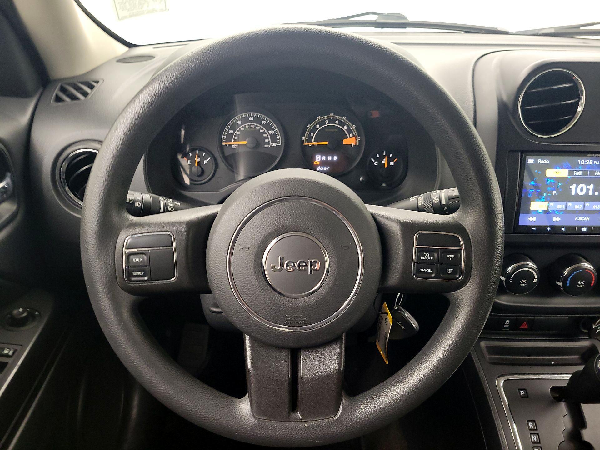 Thumbnail: 2015 Jeep Patriot - 10