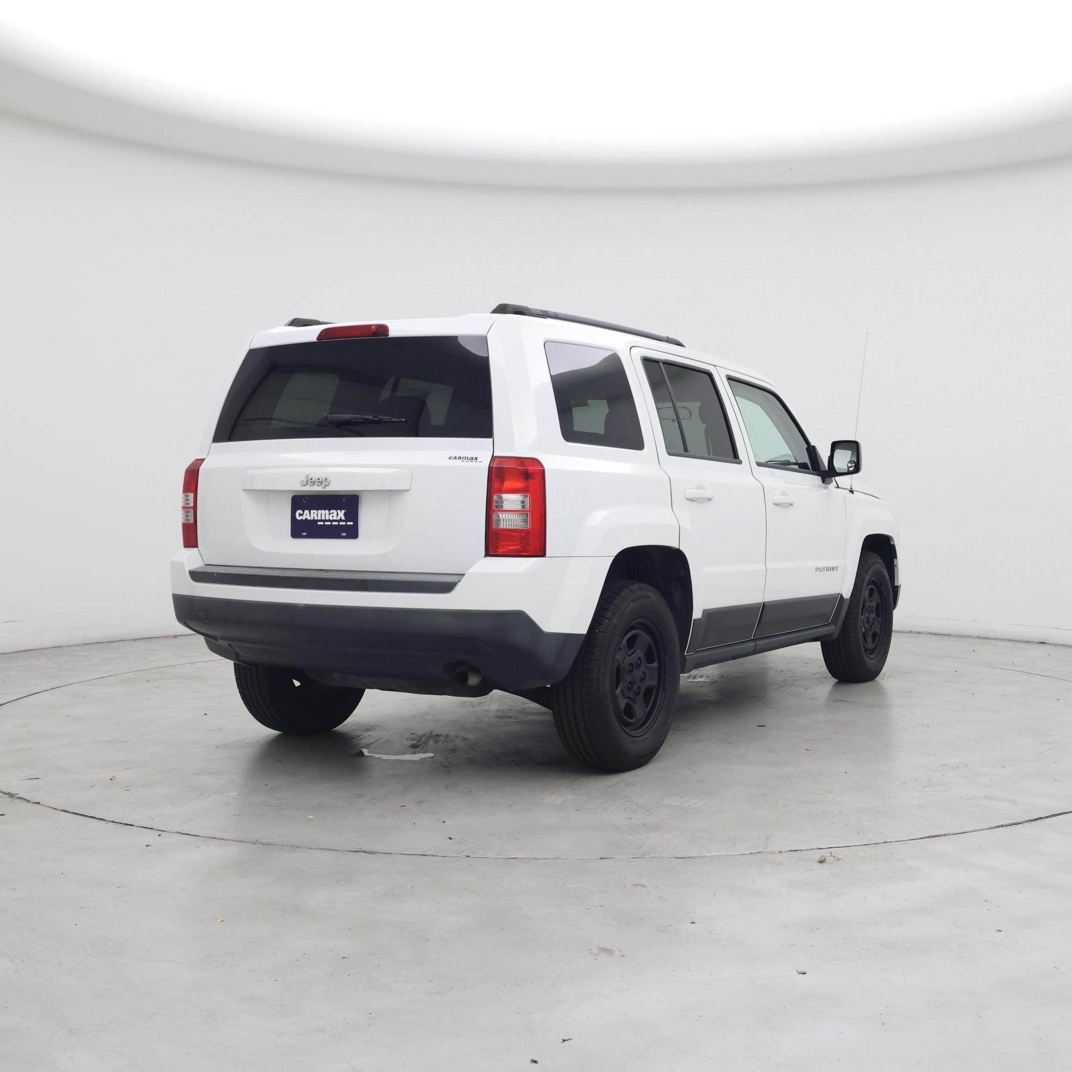 Thumbnail: 2015 Jeep Patriot - 8