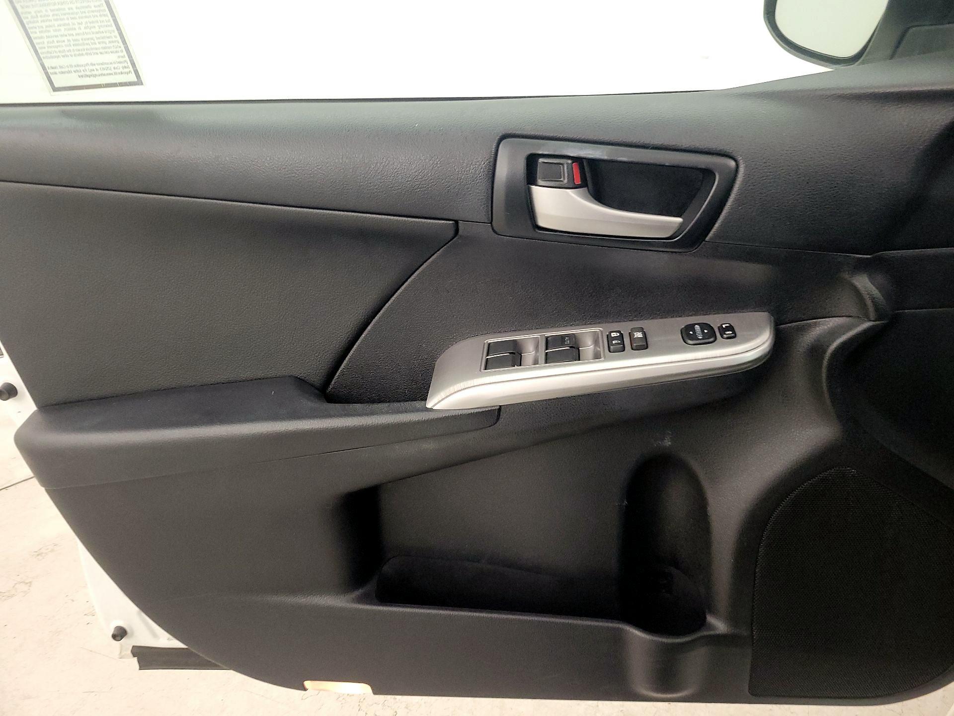 Thumbnail: 2014 Toyota Camry - 12