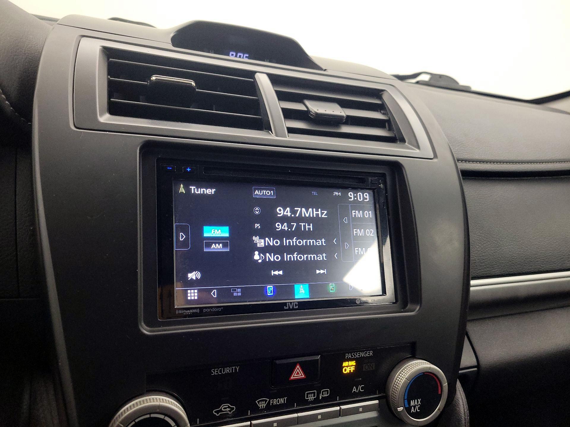 Thumbnail: 2014 Toyota Camry - 15