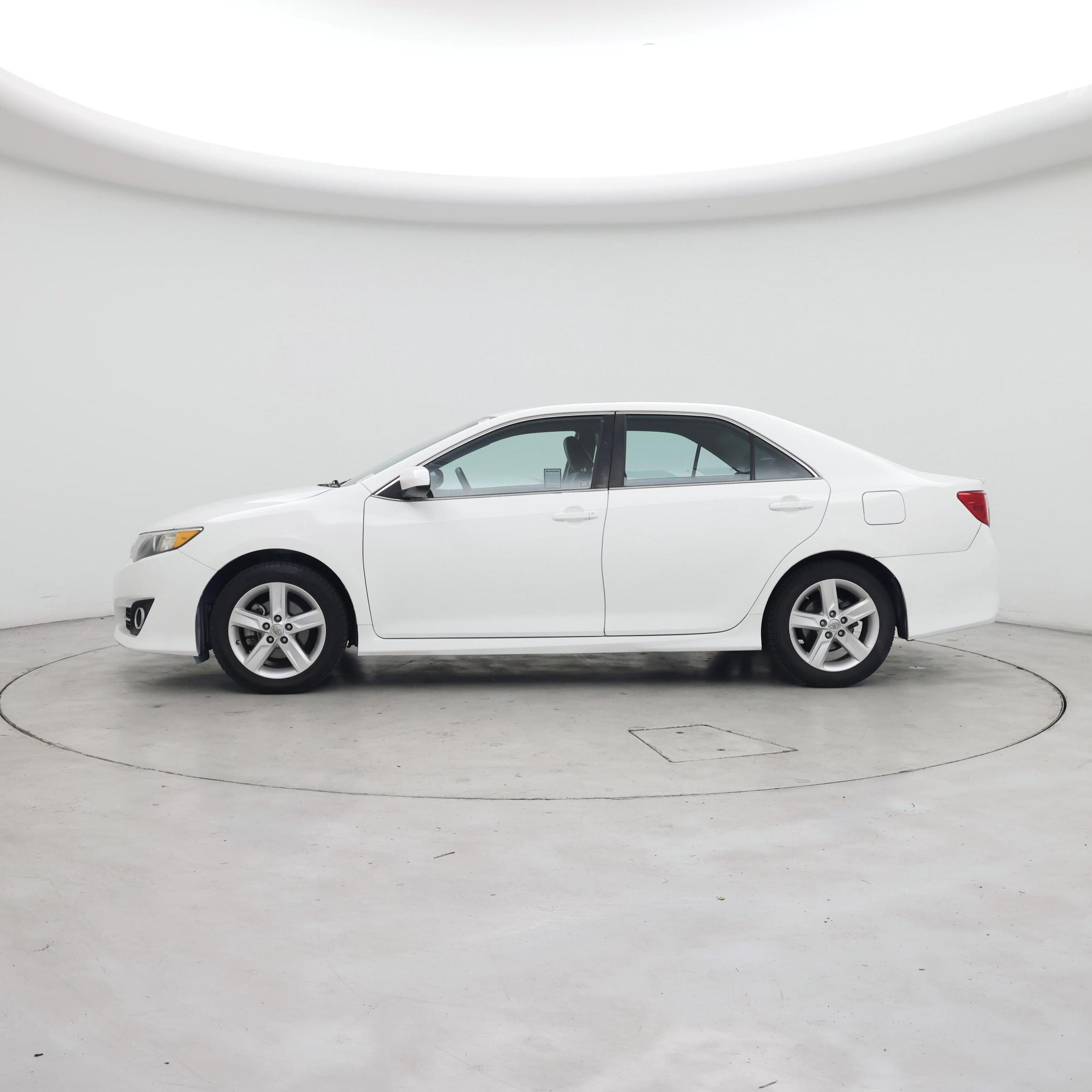 Thumbnail: 2014 Toyota Camry - 3