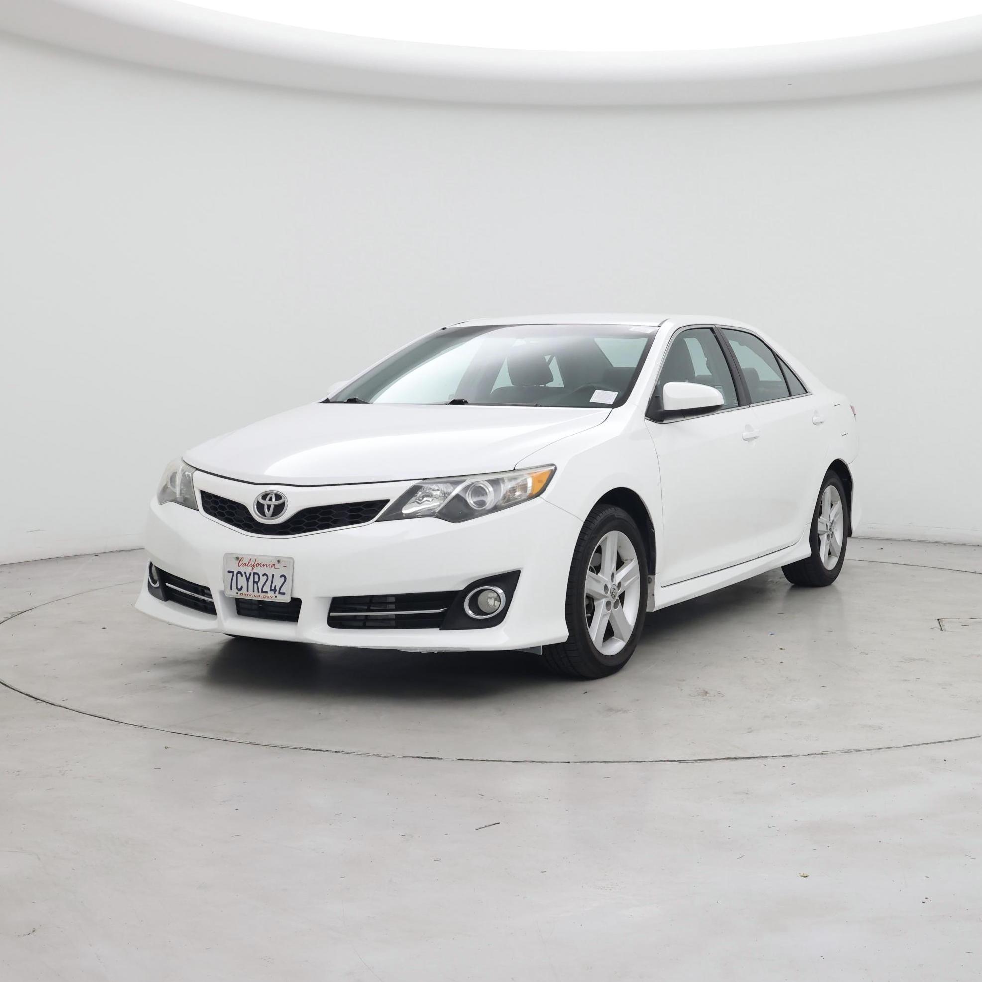 Thumbnail: 2014 Toyota Camry - 4