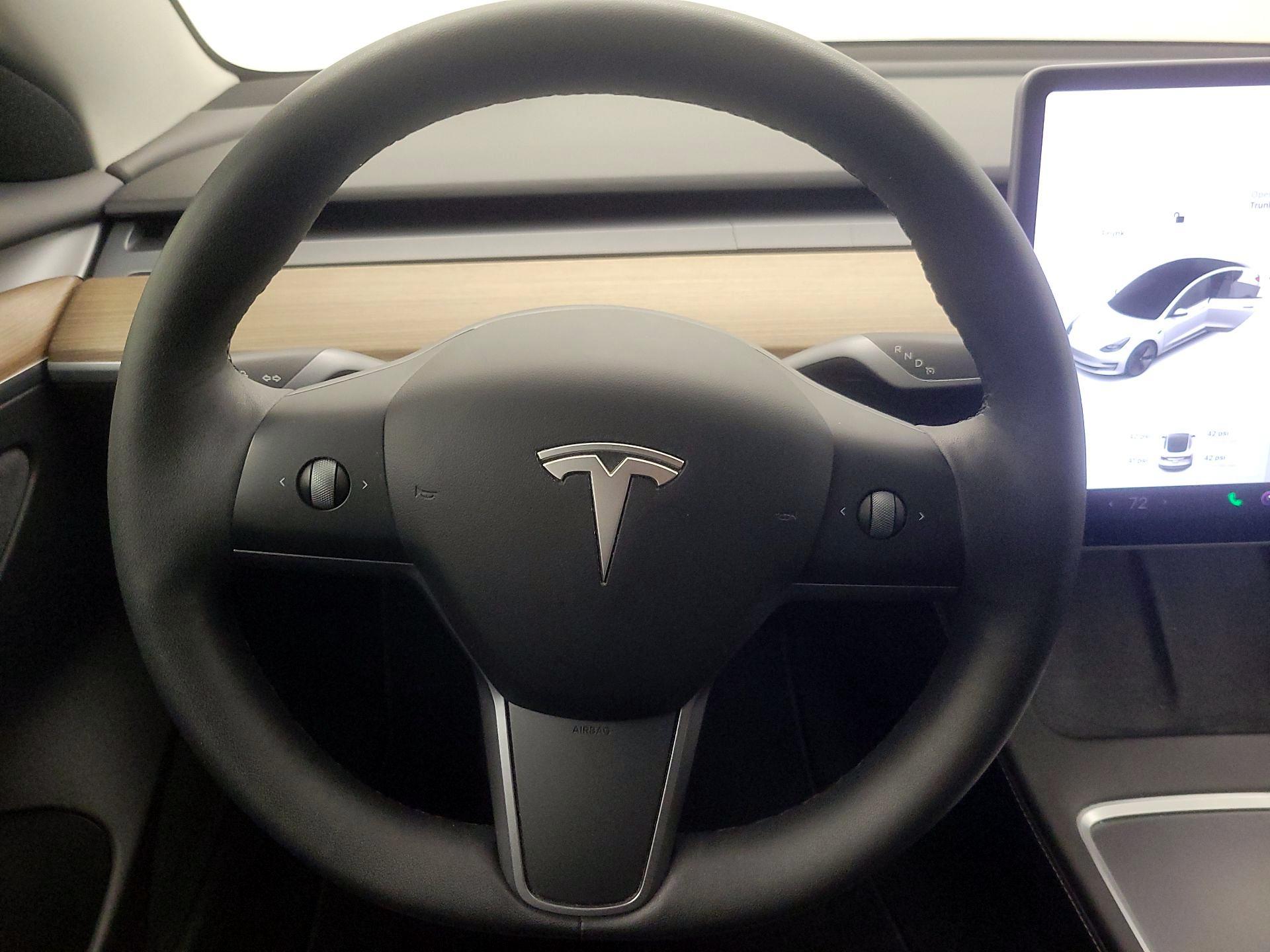 Thumbnail: 2021 Tesla Model 3 - 10