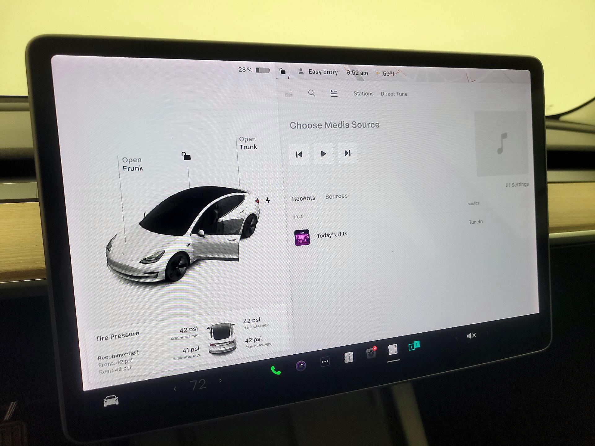 Thumbnail: 2021 Tesla Model 3 - 15